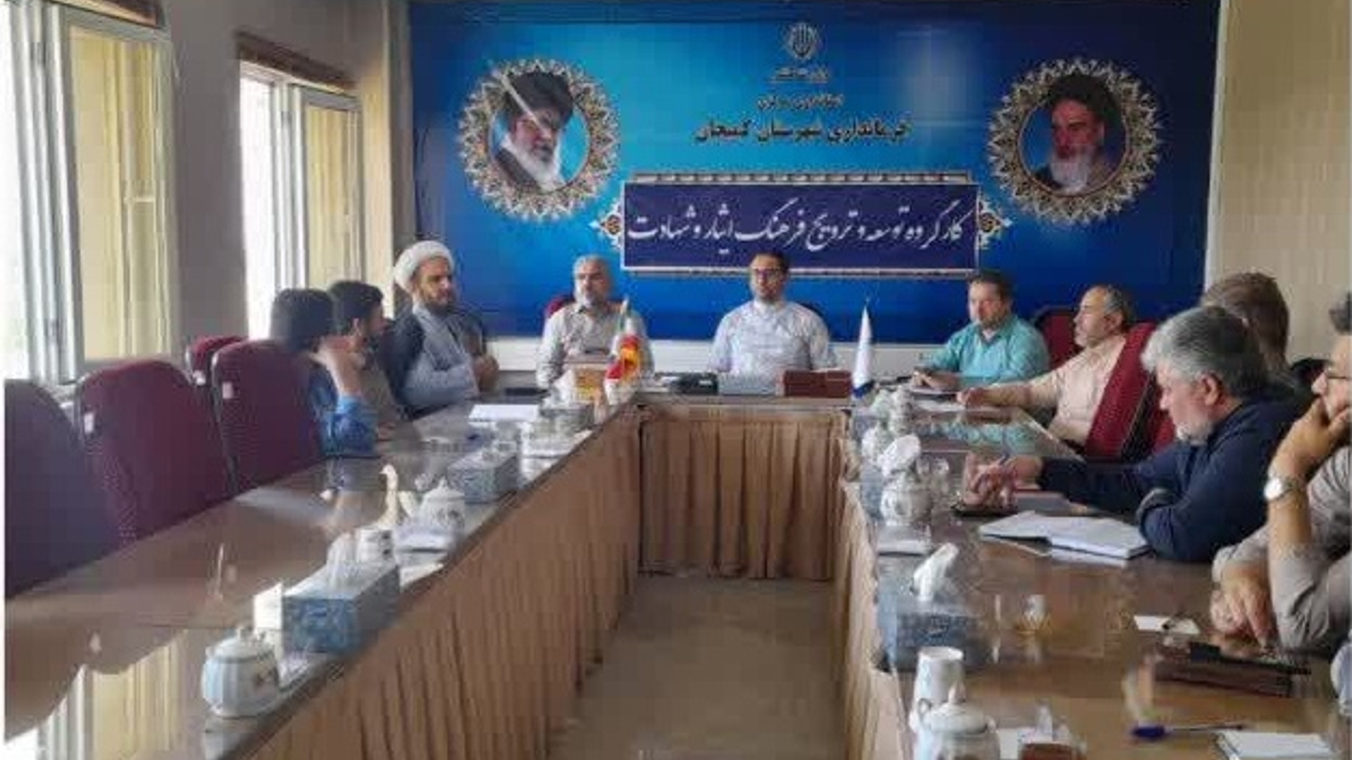 جلسه شورای ترویج، تحکیم و توسعه فرهنگ ایثار و شهادت استان مرکزی و شهرستان کمیجان برگزار گردید.