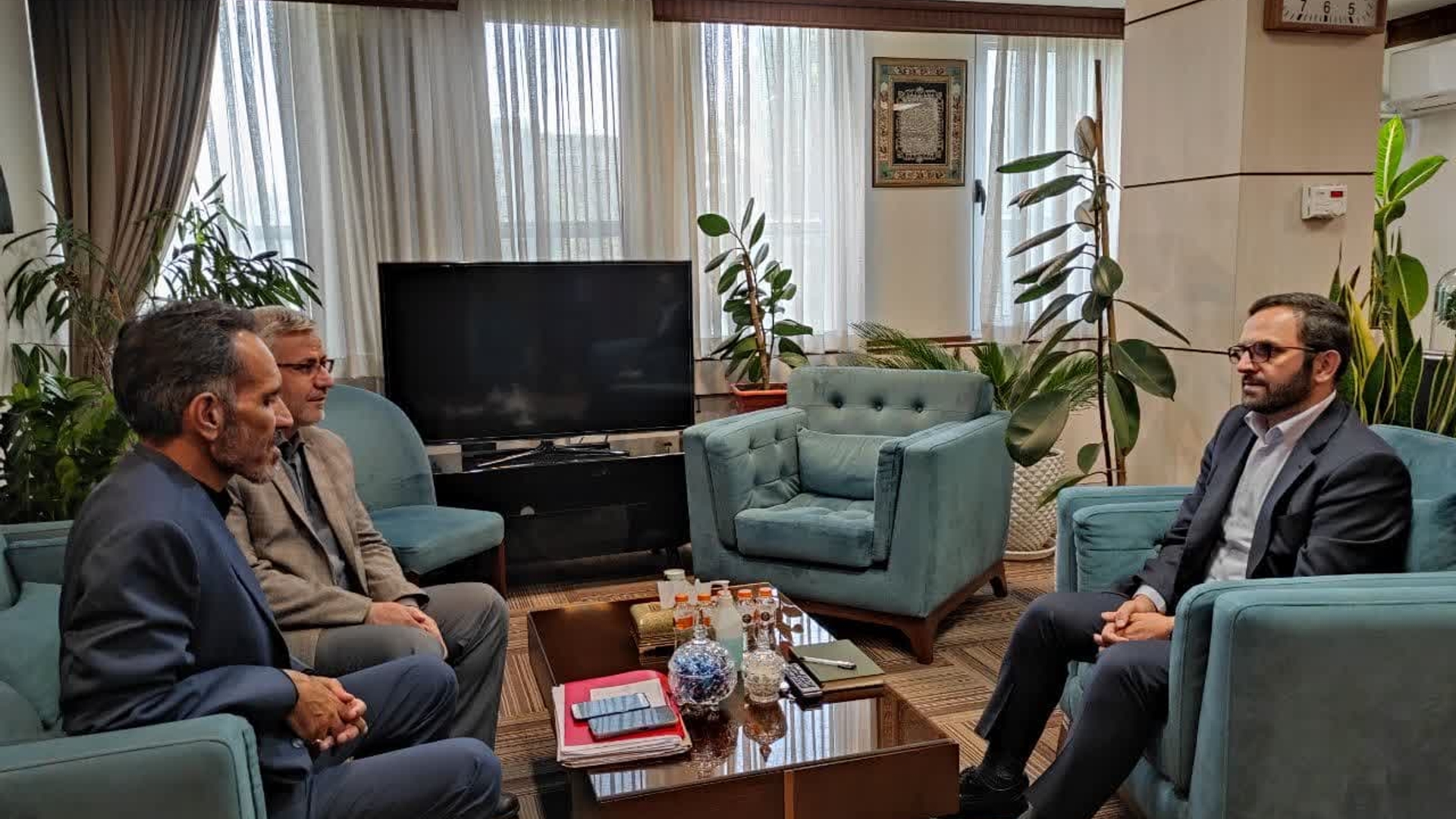 نشست فرماندار و نماینده مردم خمین در مجلس با مدیر عامل بانک کشاورزی کشور برگزار شد