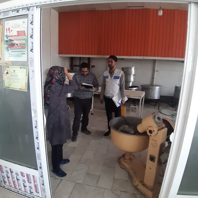 بازرسی از واحد های لبنیاتی و غذا پزی و رستوران های شهر فرمهین، خنجین و تلخاب