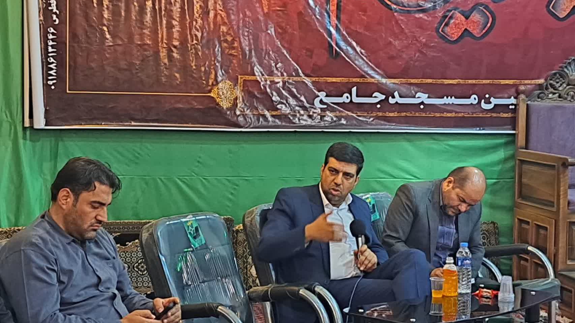 جلسه بررسی مشکلات روستاهای اطراف تالاب میقان