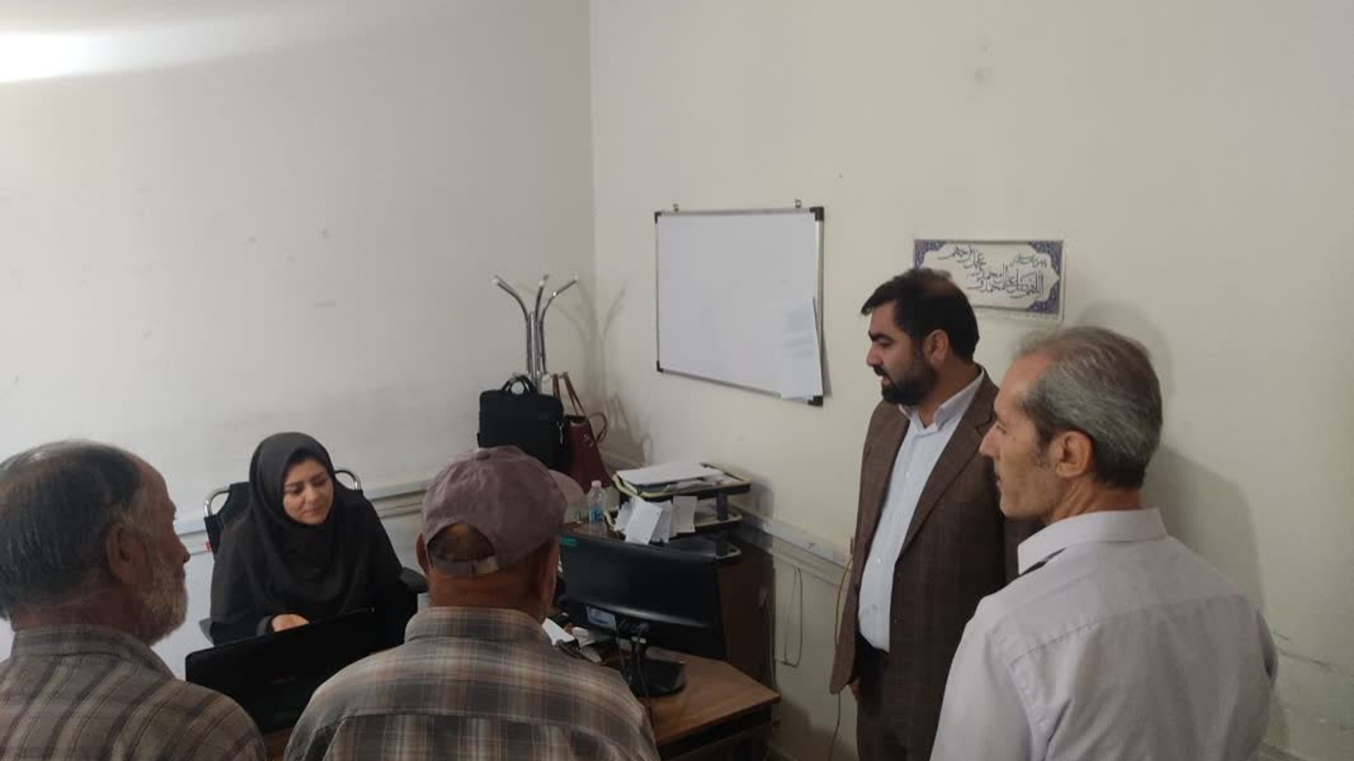 بازدید سرزده آقازیارتی فرماندار شهرستان فراهان از اداره جهاد کشاورزی شهرستان