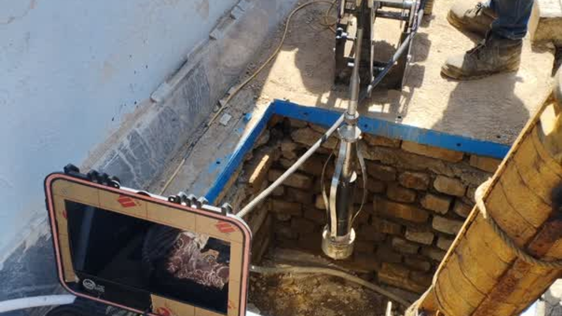 لایروبی، ویدئومتری و تجهیز مجدد چاه آب شرب روستای دستجان