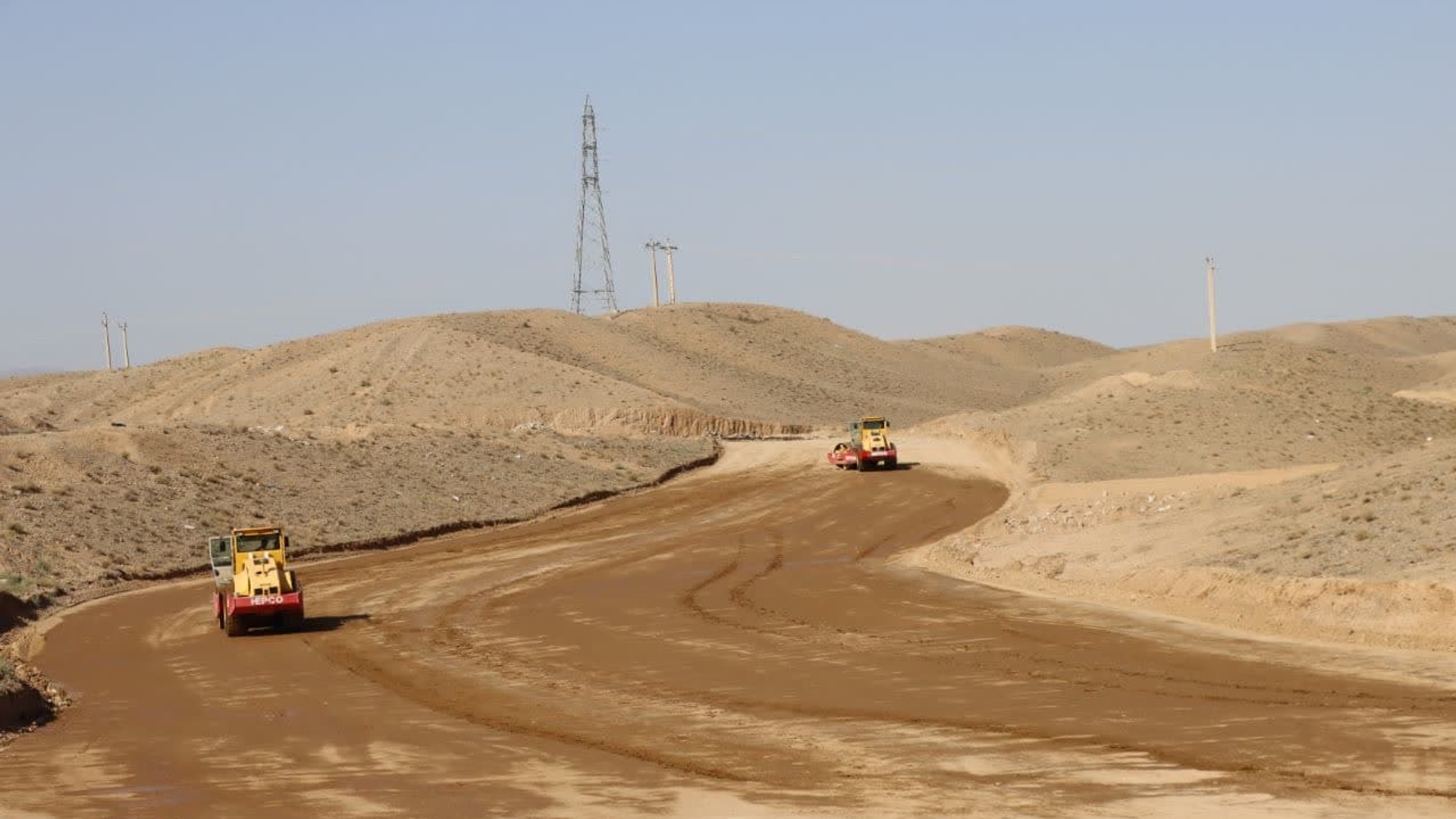 بازدید از روند آماده سازی پروژه ۱۲۰ هکتاری نهضت ملی مسکن و طرح جوانی جمعیت