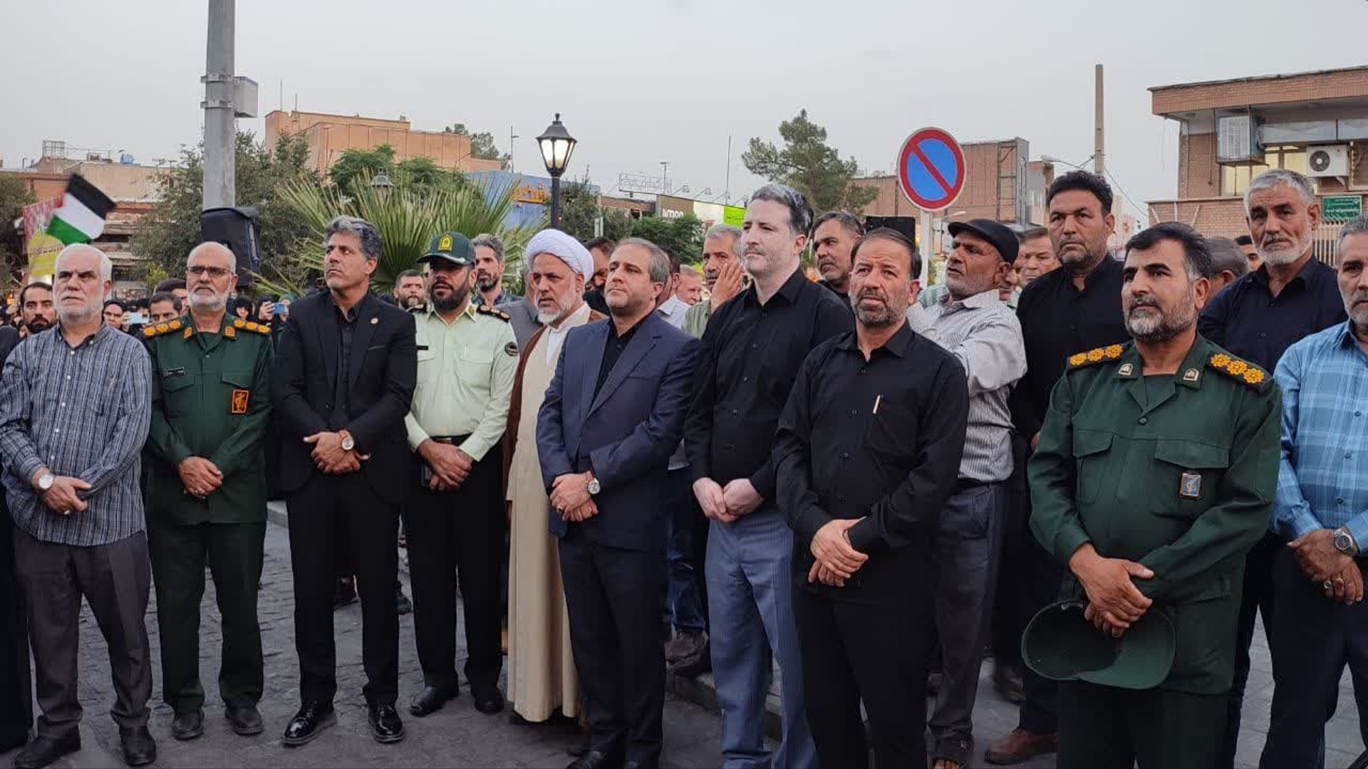 تجمع مردمی برای محکومیت ترور رئیس دفتر سیاسی حماس و مجاهد مقاومت فلسطین شهید اسماعیل هنیه در پیاده‌راه امام خمینی(ه) ساوه