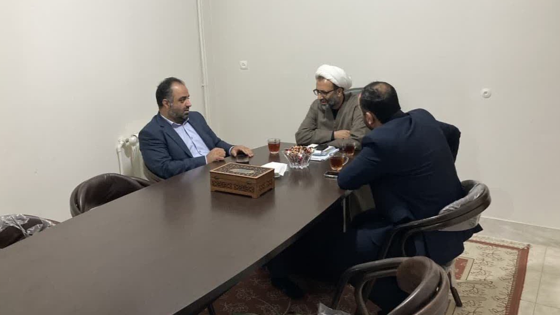 دیدار فرماندار شهرستان محلات با عضو هیات رییسه  مجلس