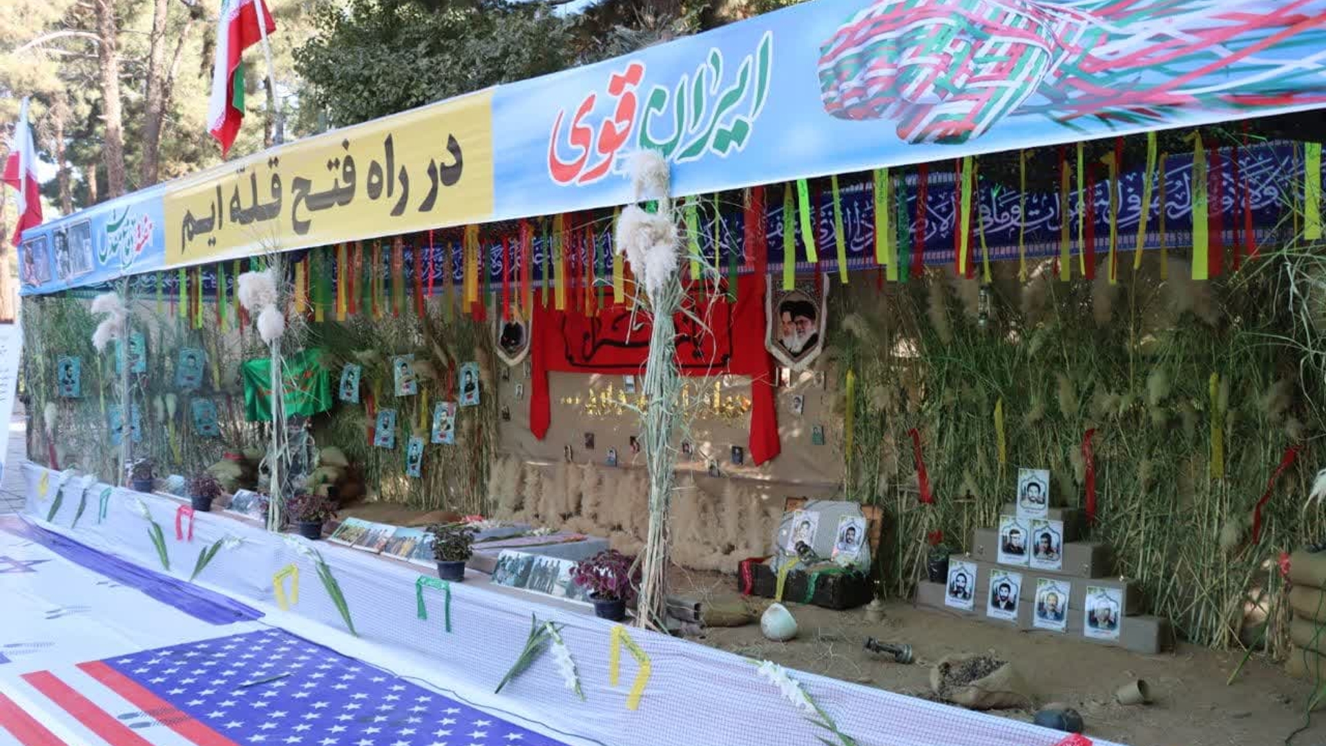 افتتاح نمایشگاه دفاع مقدس در شهرداری ساوه