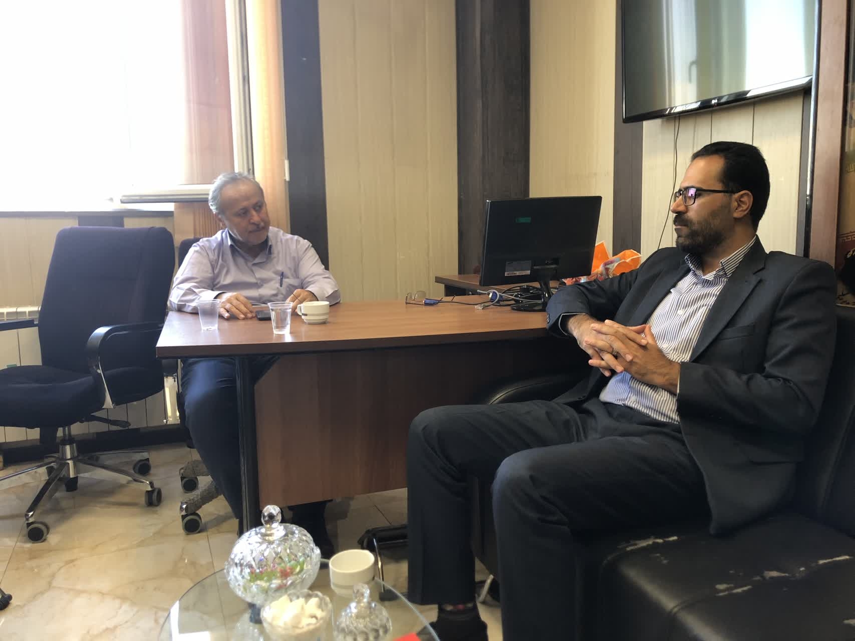 نشست پزشگ نیا مدیرکل پدافند غیرعامل با جناب آقای قهرمانی معاون محترم هماهنگ کننده صنایع شیمیایی سازمان پدافند غیرعامل کشور