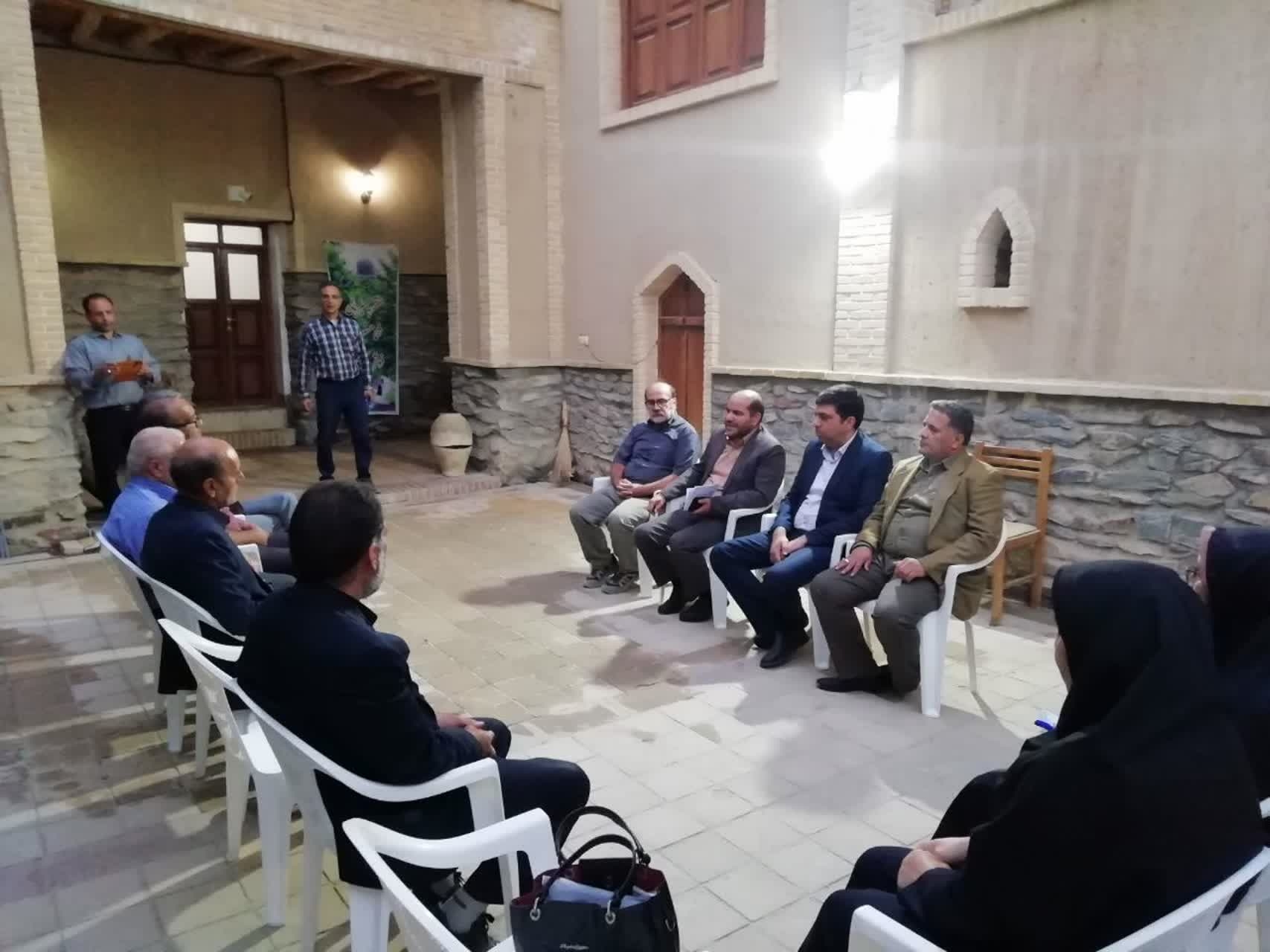 برگزاری نشست هیات امنای خانه تاریخی امیرکبیر به ریاست هادی فرماندار شهرستان اراک