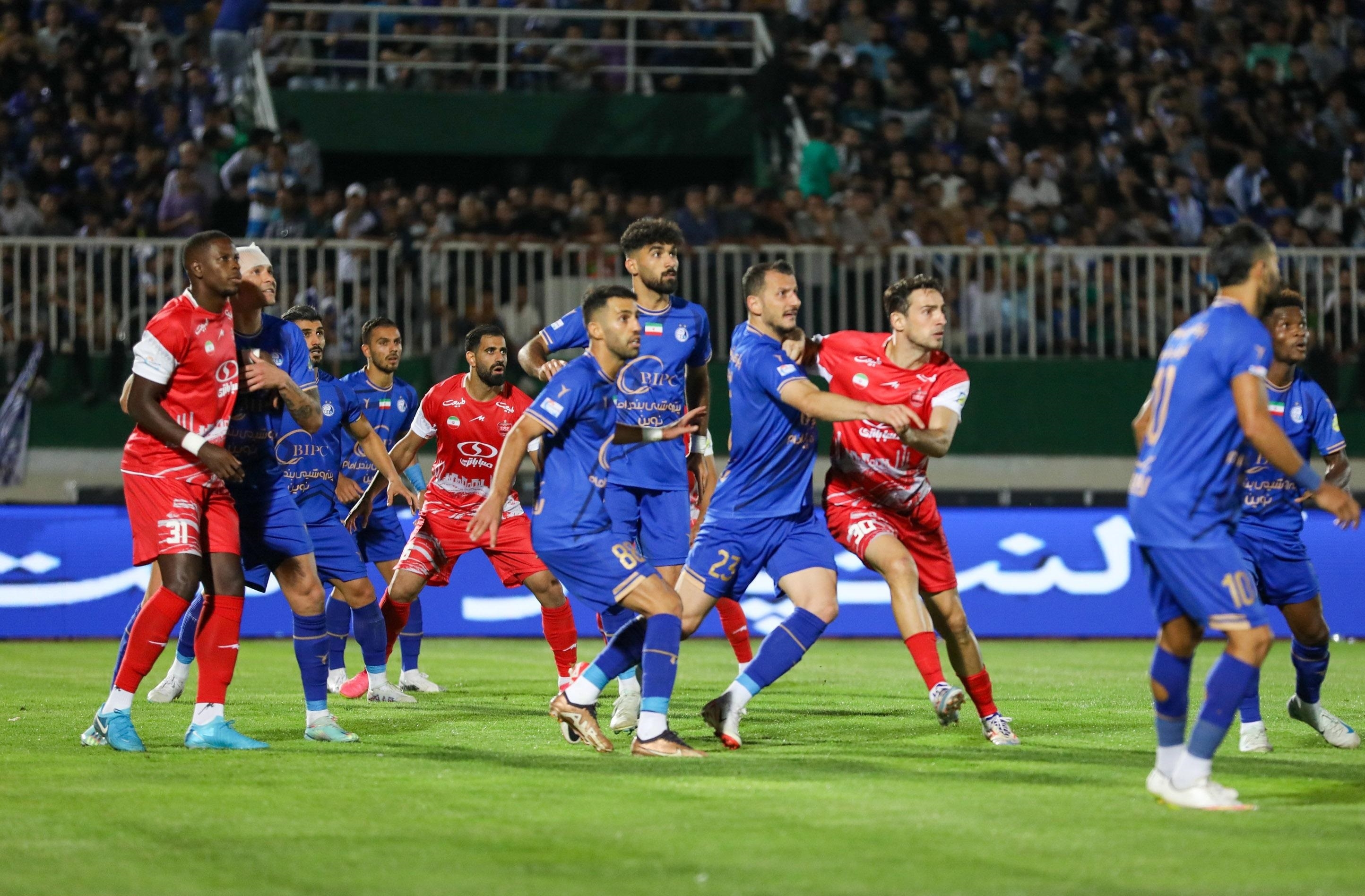 تشکر استاندار مرکزی از عوامل برگزاری شهرآورد در اراک/ افزایش نشاط اجتماعی از پیامدهای برگزاری مسابقات ورزشی است