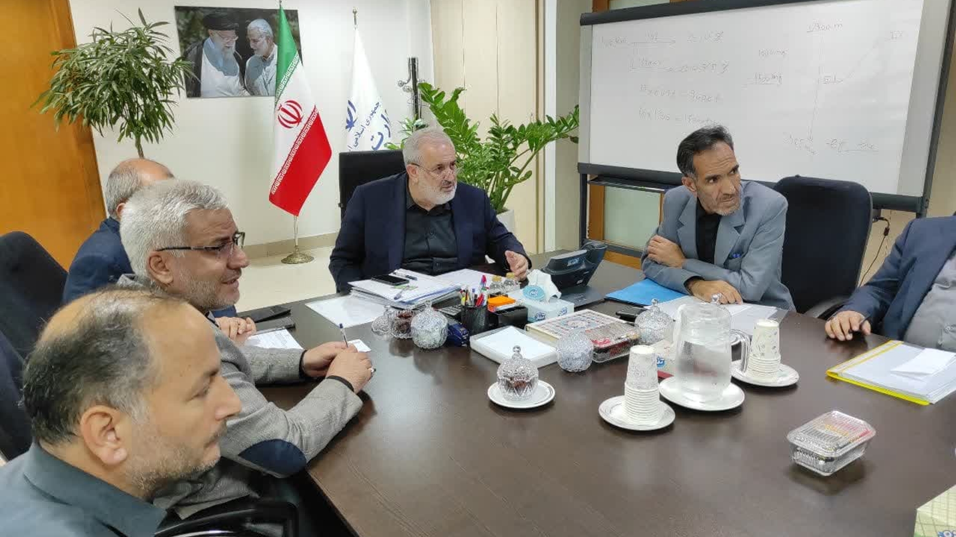 نشست فرماندار و نماینده مردم خمین در مجلس با وزیر نیرو برگزار شد