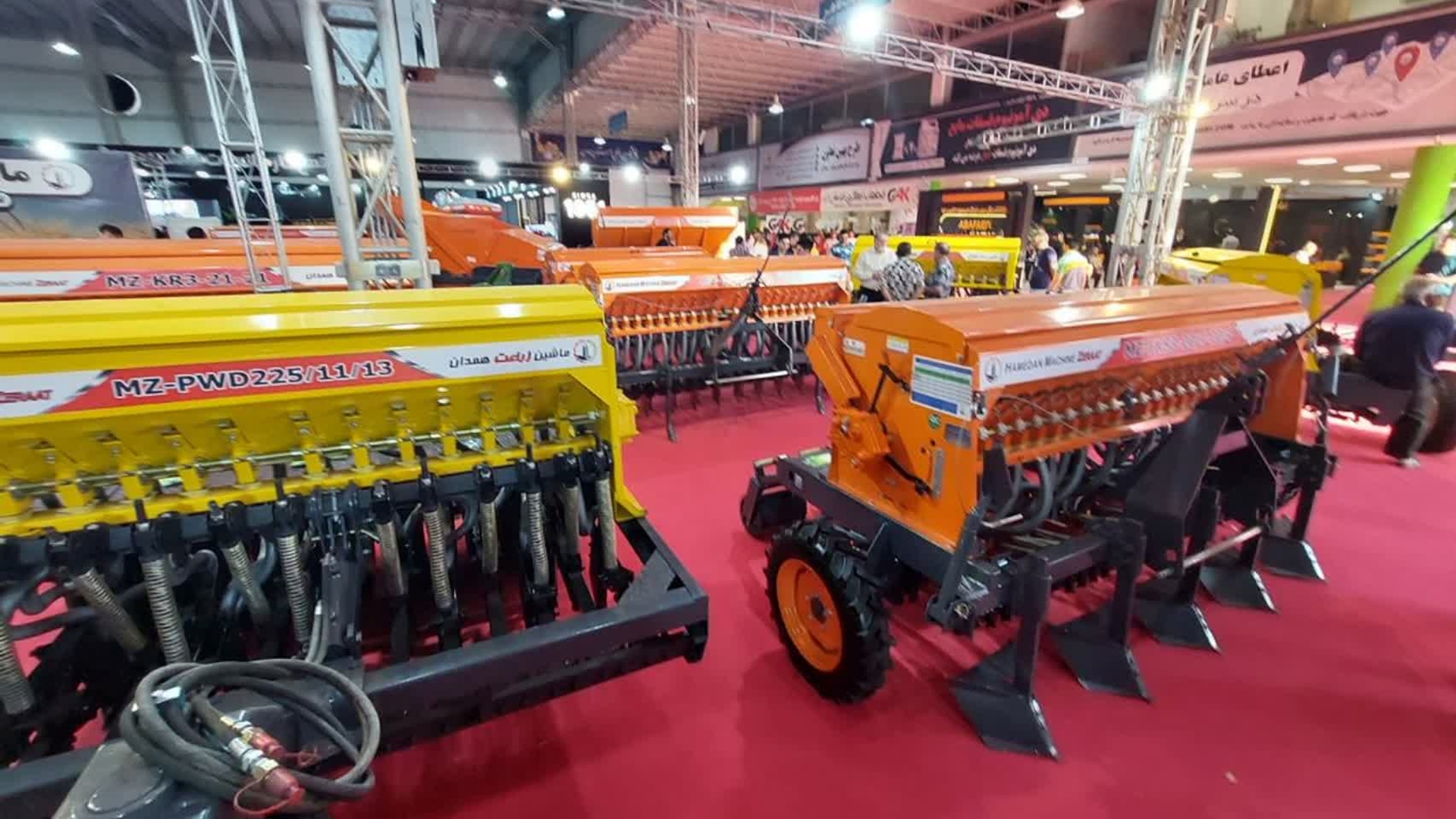 بازدید از بیست و یکمین نمایشگاه بین المللی کشاورزی همدان