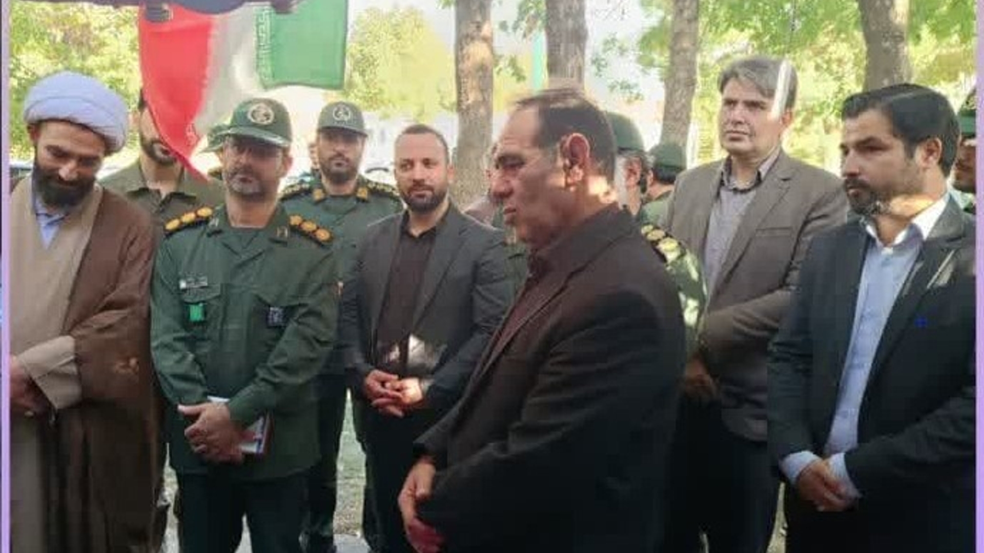 بازدید فرماندار شهرستان شازند از نمایشگاه دفاع مقدس و دستاوردهای پایگاه های بسیج