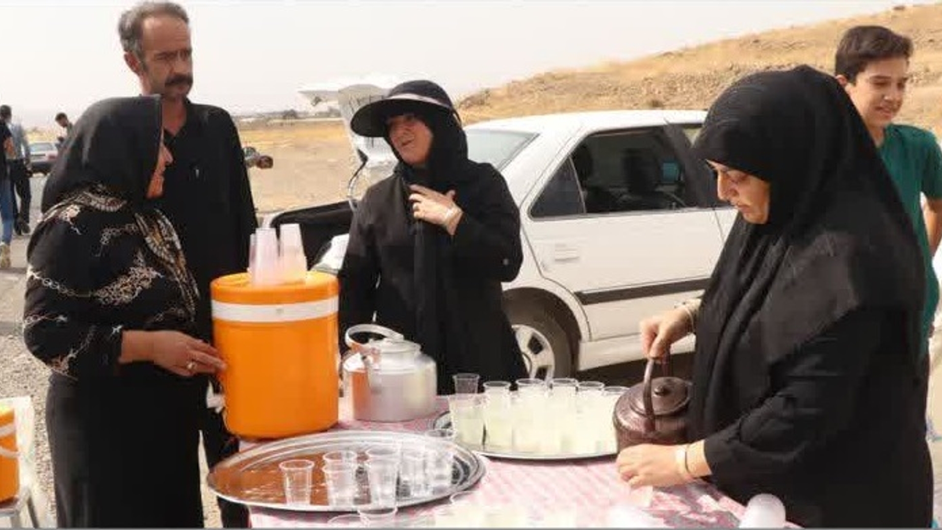 جلوه ای  از ویژه برنامه همایش پیاده روی اربعین عاشقان حسینی و دلدادگان  کربلا در شهرستان کمیجان