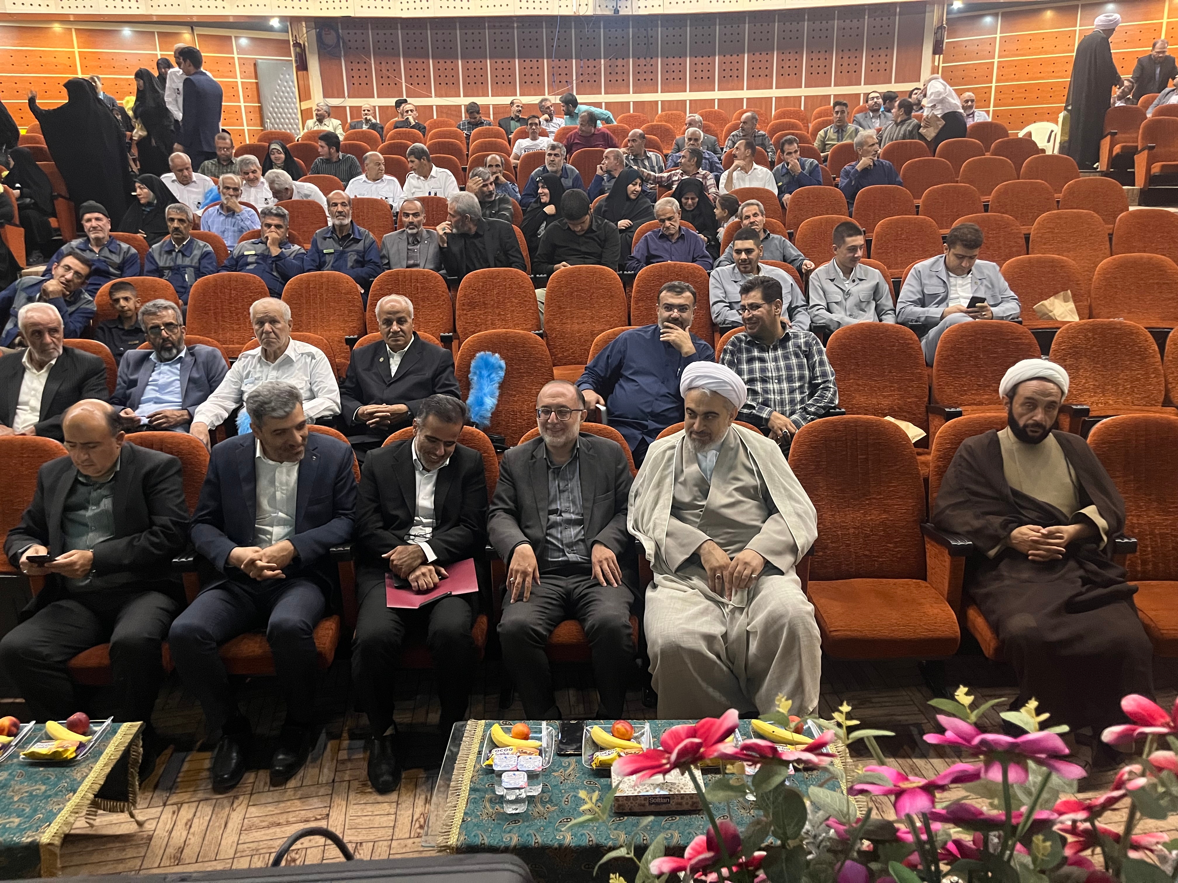 همایش تقدیر از برگزیدگان مسابفات قران کریم و تکریم منتخبین اصحاب وقف استان