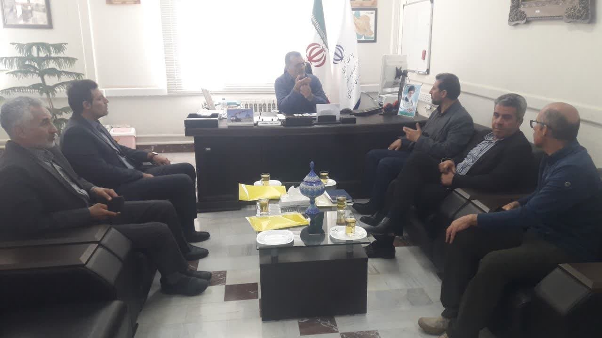 دیدار فرماندارشهرستان آشتیان با دکتر نوربخش عسکری رئیس سازمان مدیریت و برنامه ریزی استان مرکزی