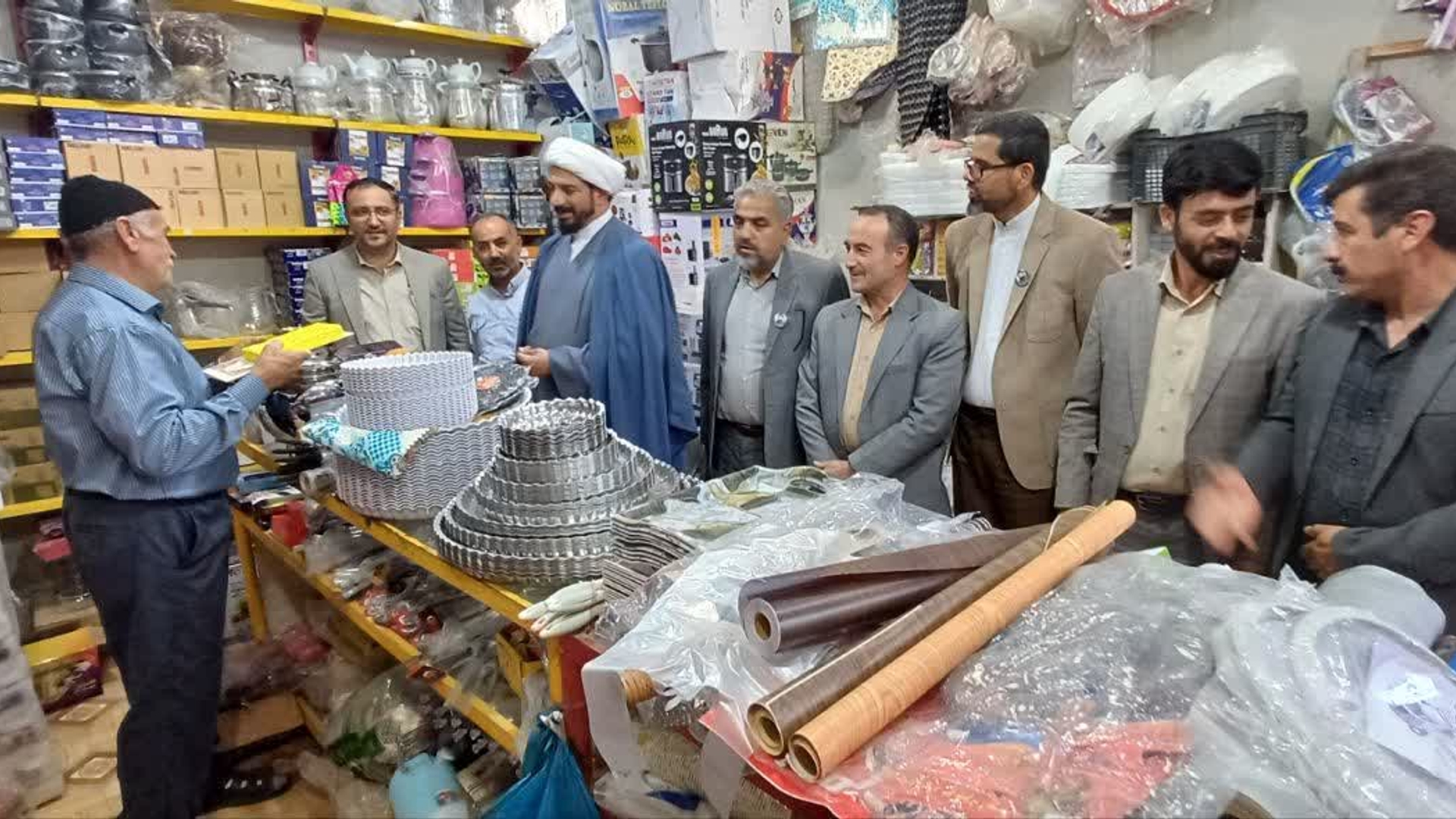 تقدیر از ایثارگران و جانبازان اصناف به مناسبت هفته دفاع مقدس