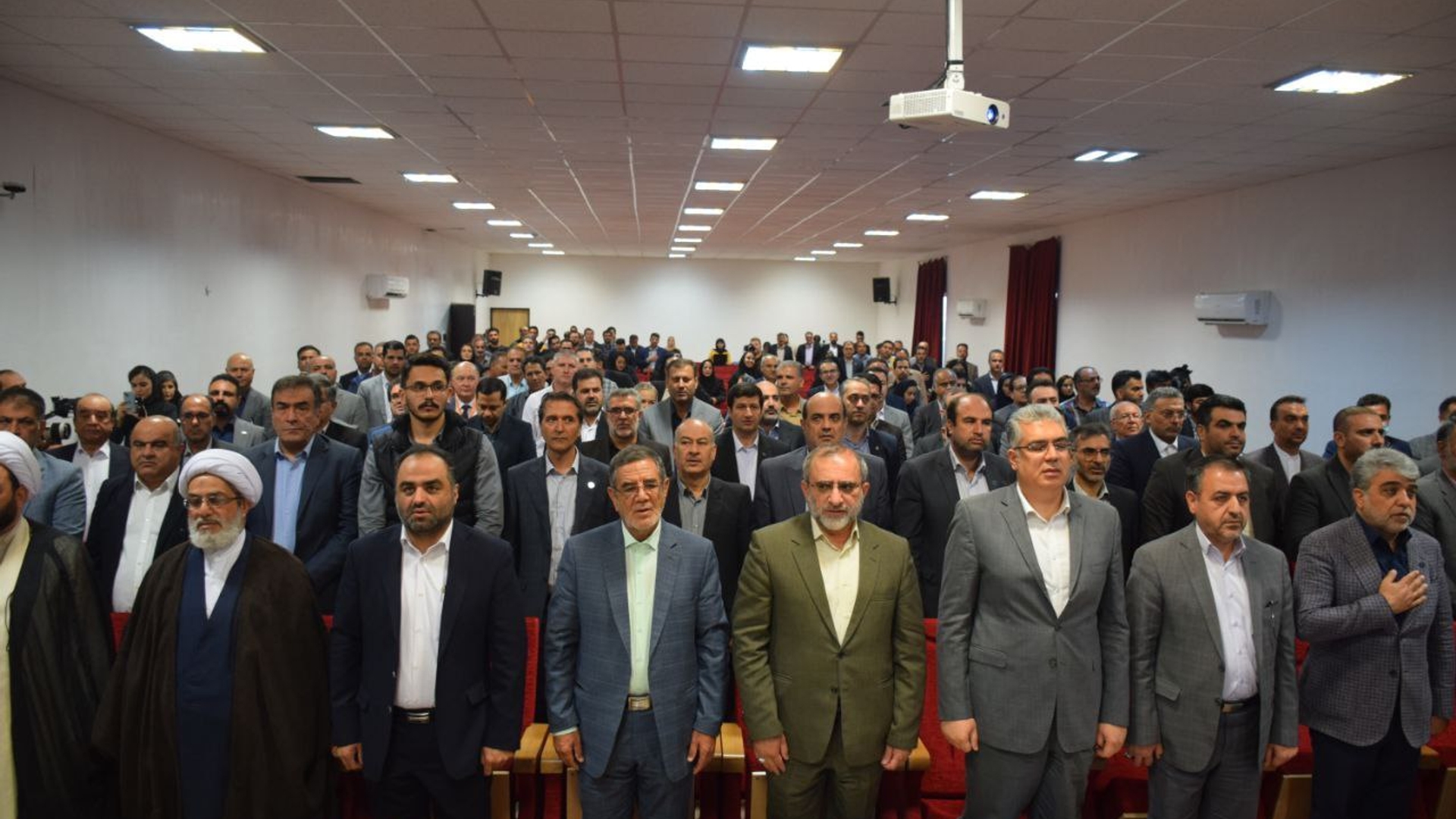 شانزدهمین نمایشگاه بین‌المللی سنگ ایران در شهرستان محلات-شهر نیم‌ور آغاز به کار کرد.