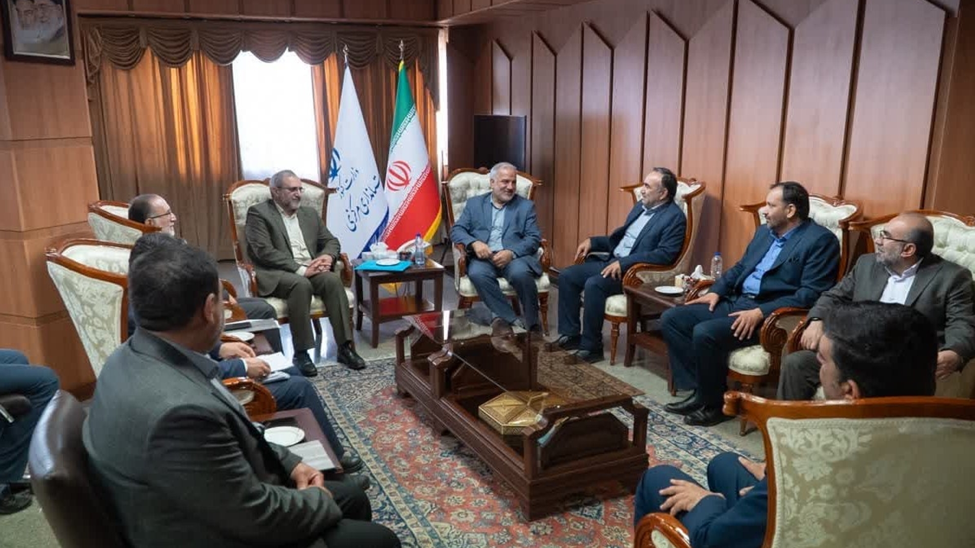 نشست معاون وزیر کشور با استاندار مرکزی و جمعی از مدیران