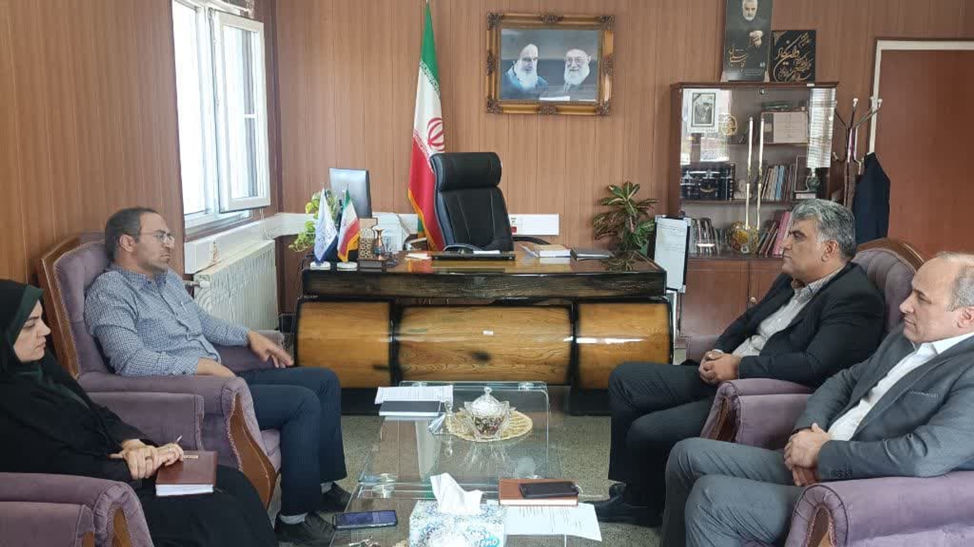 بررسی وضعیت نظارت بر بازار در نشست مدیر تعزیرات و اداره صمت با فرماندار