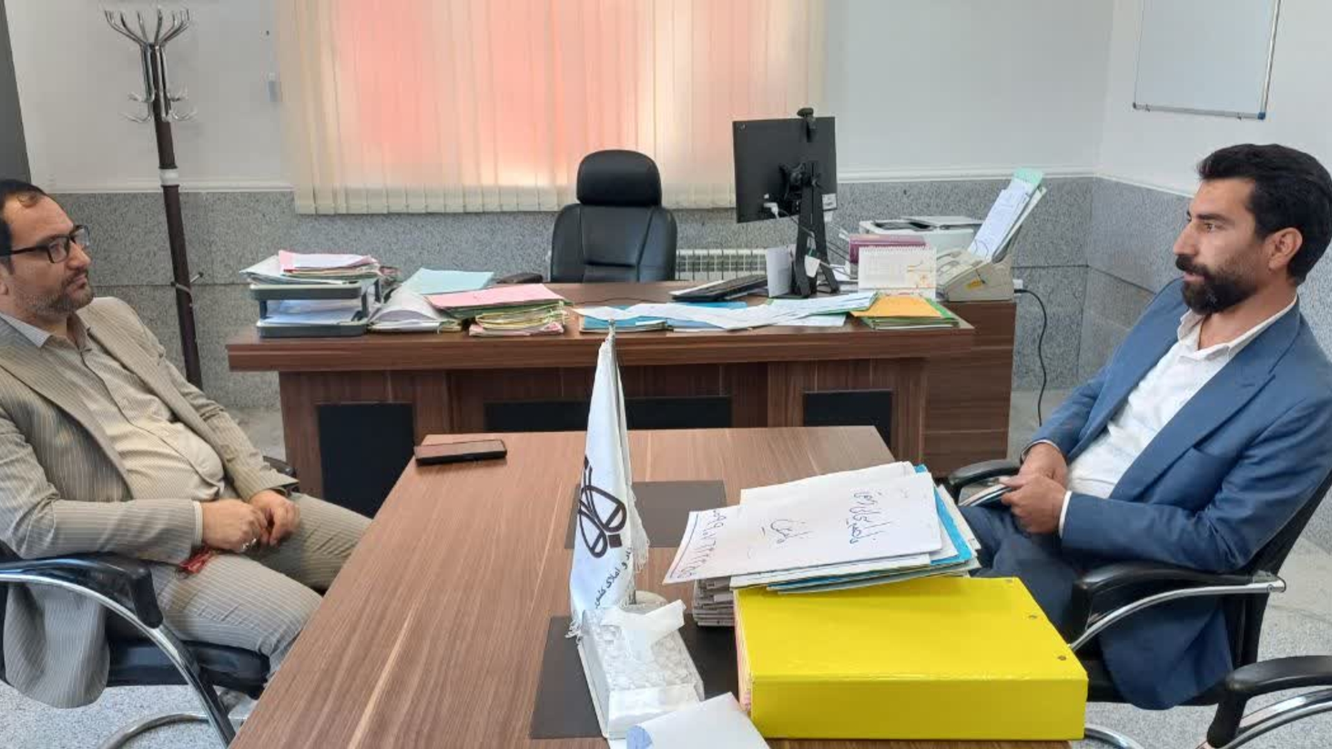 بازدید سرزده فرماندار شهرستان کمیجان از اداره ثبت اسناد و املاک کمیجان