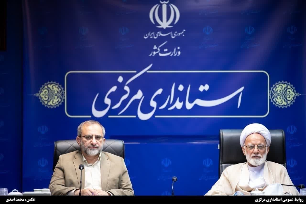 نماینده ولی فقیه و استاندار مرکزی روز خبرنگار را تبریک گفتند/ بیرق بزرگ آگاهی‌بخشی بر دوش خبرنگاران