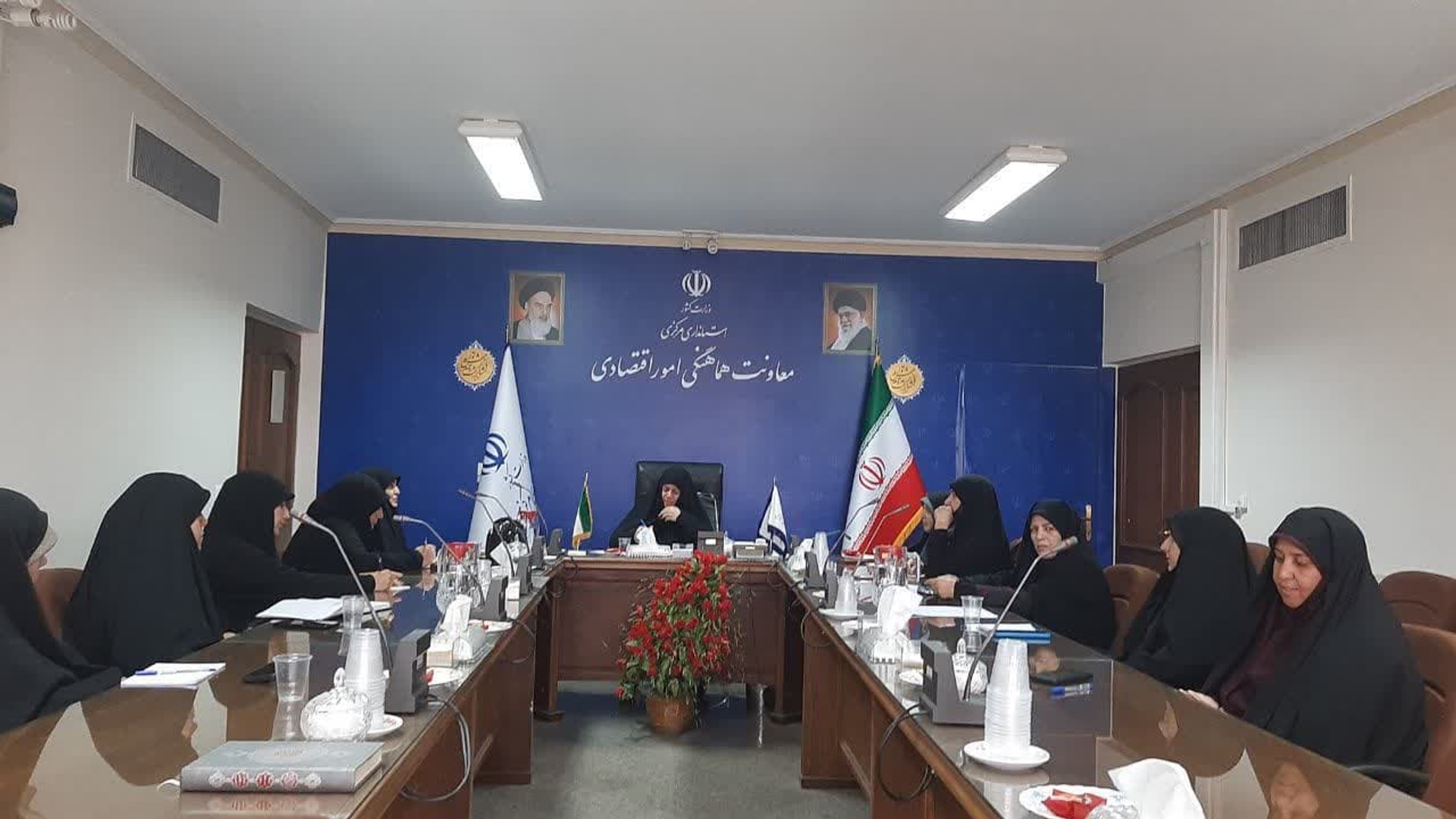 جلسه تبیینی با موضوع نحوه مشارکت زنان استان در کمک به جبهه مقاومت به ریاست مفتح زاده مدیرکل امور زنان وخانواده و با حضور اعضا درمحل استانداری تشکیل گردید .
یکشنبه ۲۲مهر۱۴۰۳