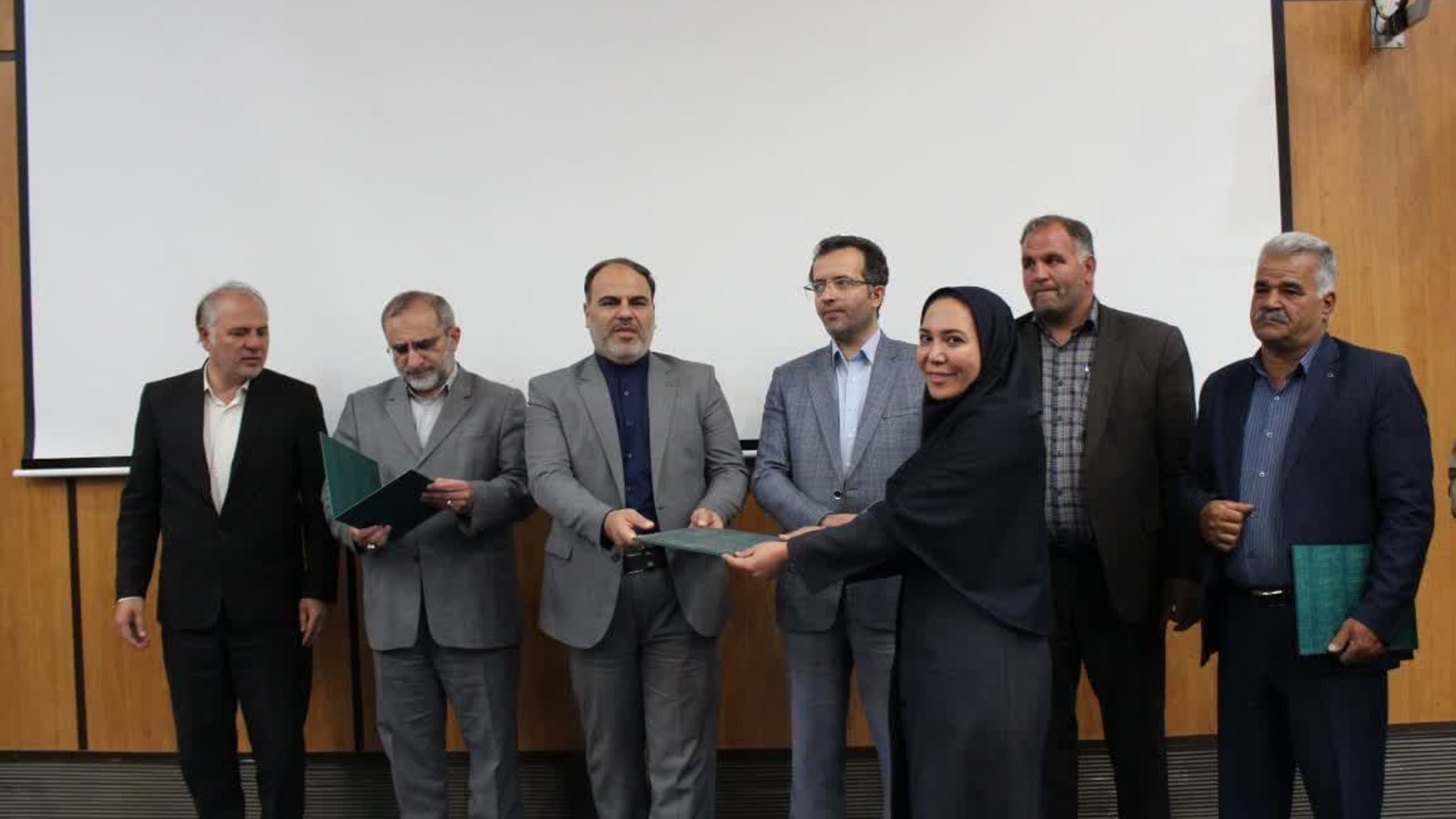 💠 آیین گرامیداشت روز ملی روستا و عشایر برگزار شد.