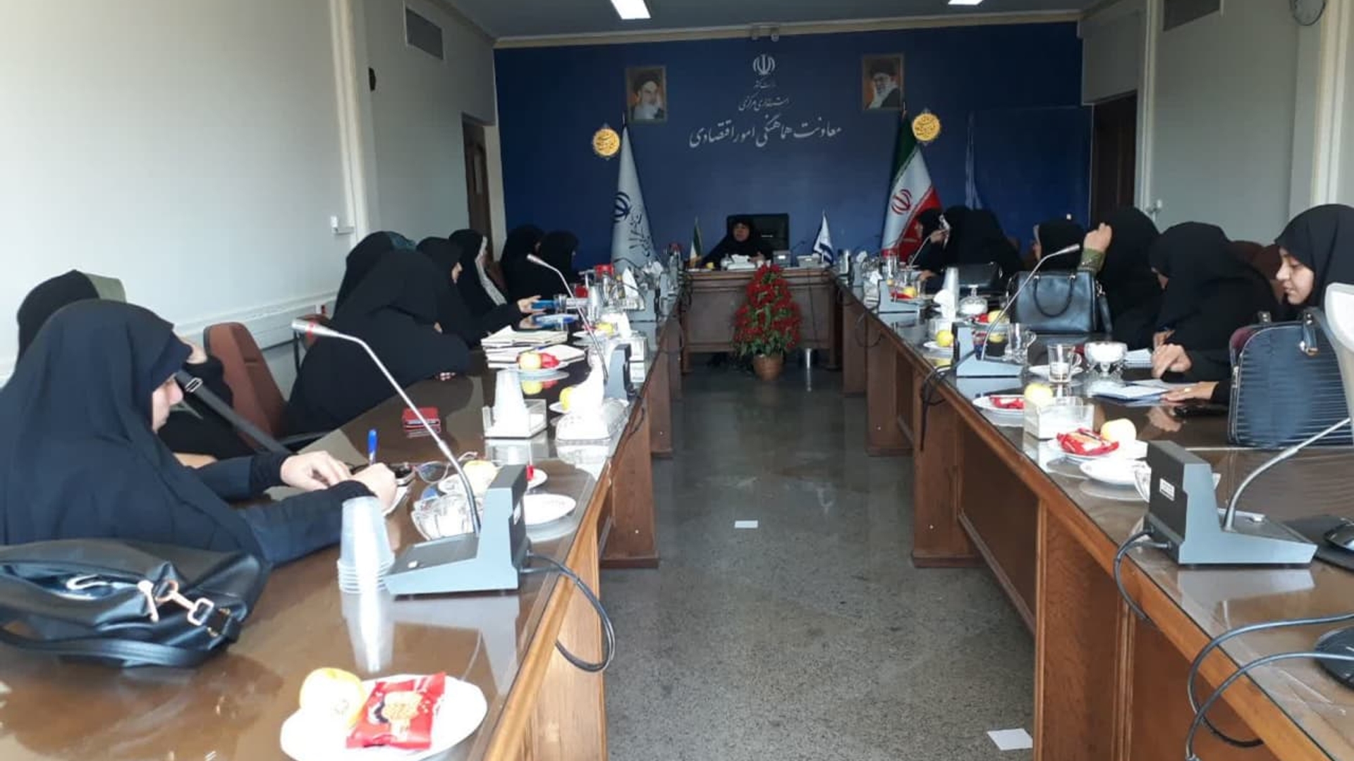 سومین نشست تبیینی باموضوع نحوه مشارکت زنان استان درکمک به جبهه مقاومت به ریاست مفتح زاده مدیرکل امور زنان وخانواده و باحضور اعضا در محل استانداری تشکیل گردید .
✔️تشکیل  چارت ستاد بانوان و ضرورت حضور افراد موثر و کارآمد بخصوص جوانان در این ستاد و سخنرانی غفاری مسئول بسیج جامعه زنان پیرامون مسائل روز و لزوم حمایت از جبهه مقاومت از مهمترین موارد مطرح شده در نشست مذکور بود .
پنج شنبه ۲۶مهر۱۴۰۳