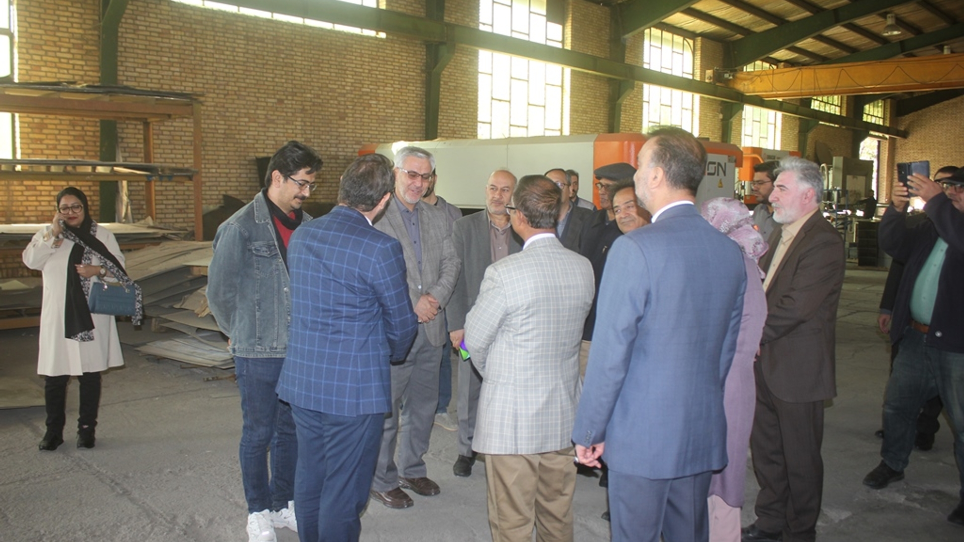 سفیر کشور بنگلادش در ایران از تعدادی از صنایع شهرستان خمین بازدید کرد