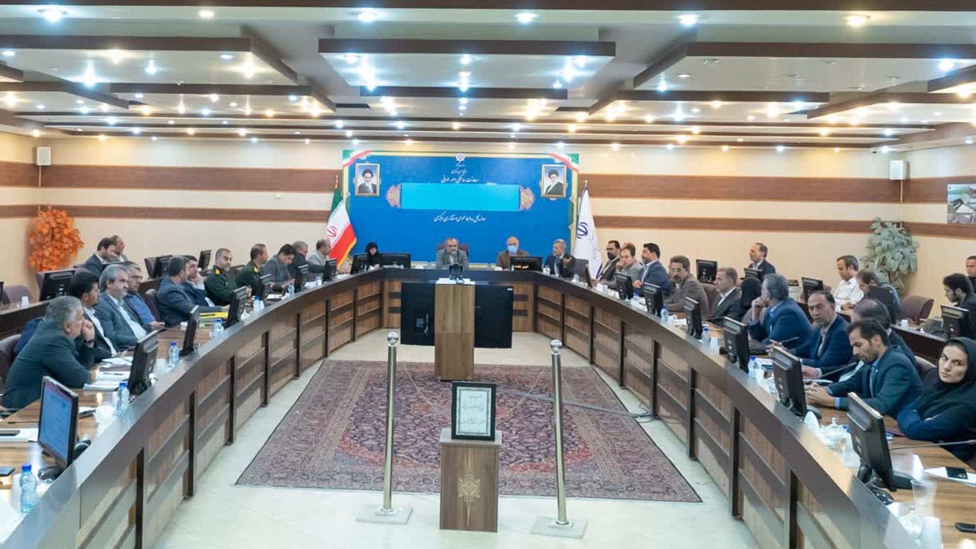 برگزاری جلسه شورای مسکن به ریاست استاندار محترم جناب آقای مخاص الائمه، با حضور جناب آقای پزشگ نیا،مدیرکل پدافند غیر عامل وجناب آقای آزاد،مدیرکل دفتر فنی استانداری