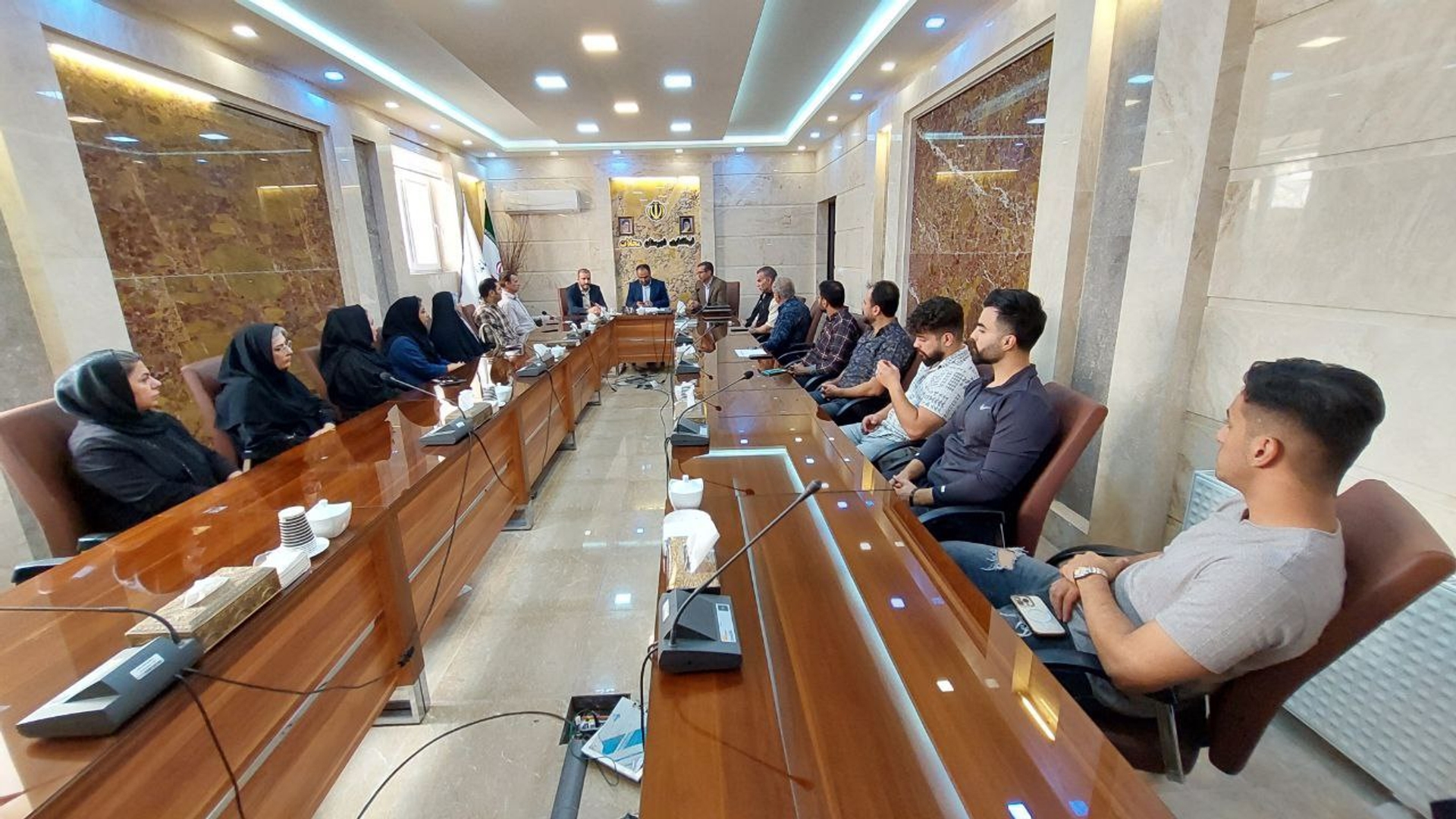 نشست اهالی ورزش وجوانان شهرستان محلات با فرماندار شهرستان و گرامیداشت هفته تربیت بدنی.