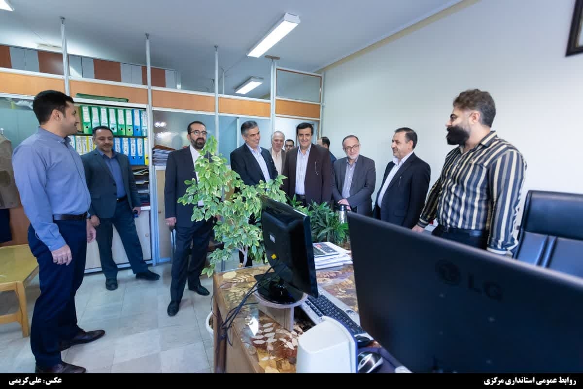 سرکشی و دیدار استاندار مرکزی با همکاران استانداری در اولین روز کاری