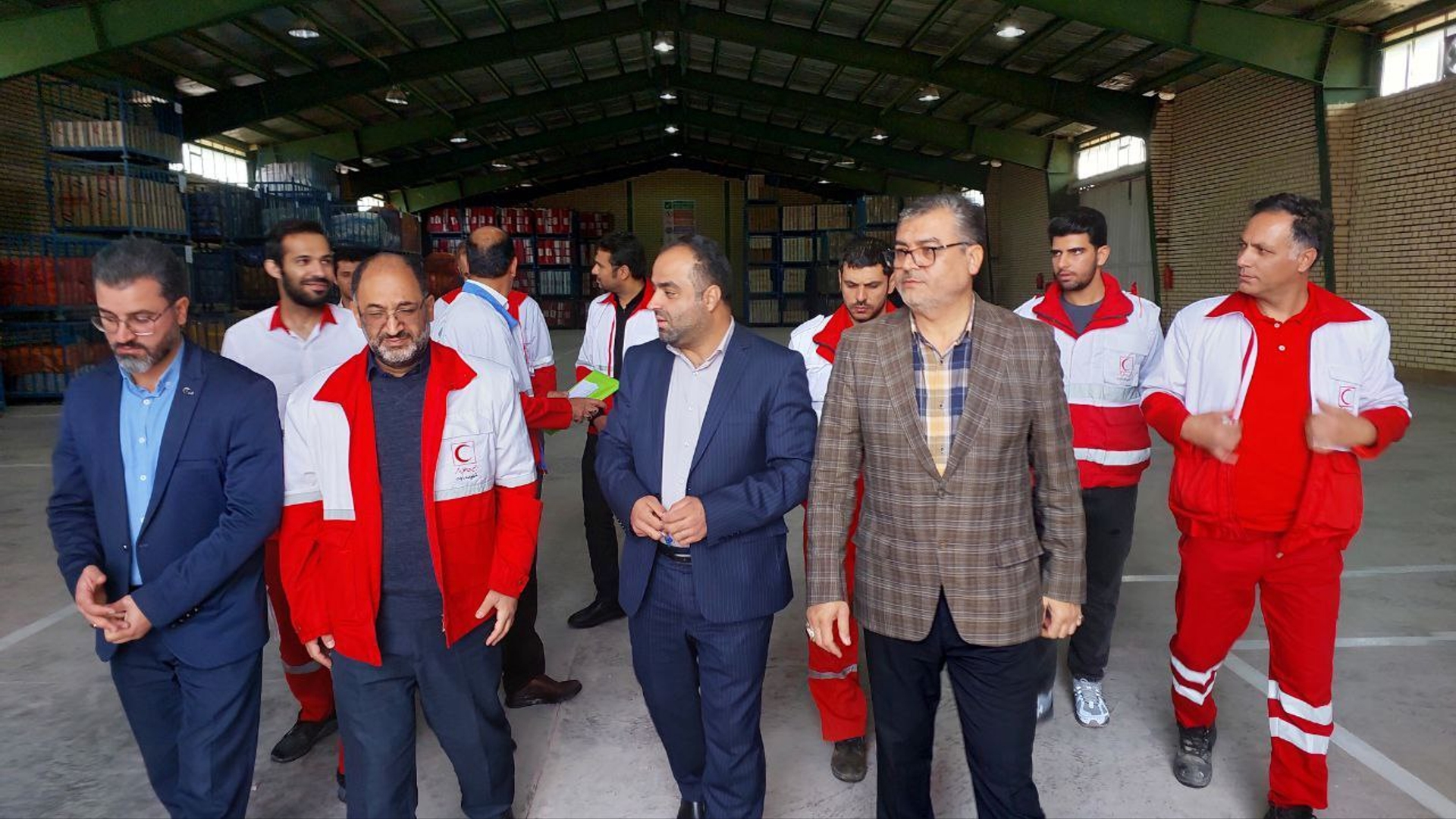 بازدید از انبار امدادی پایگاه امداد جاده‌ای هلال‌احمر شهرستان محلات