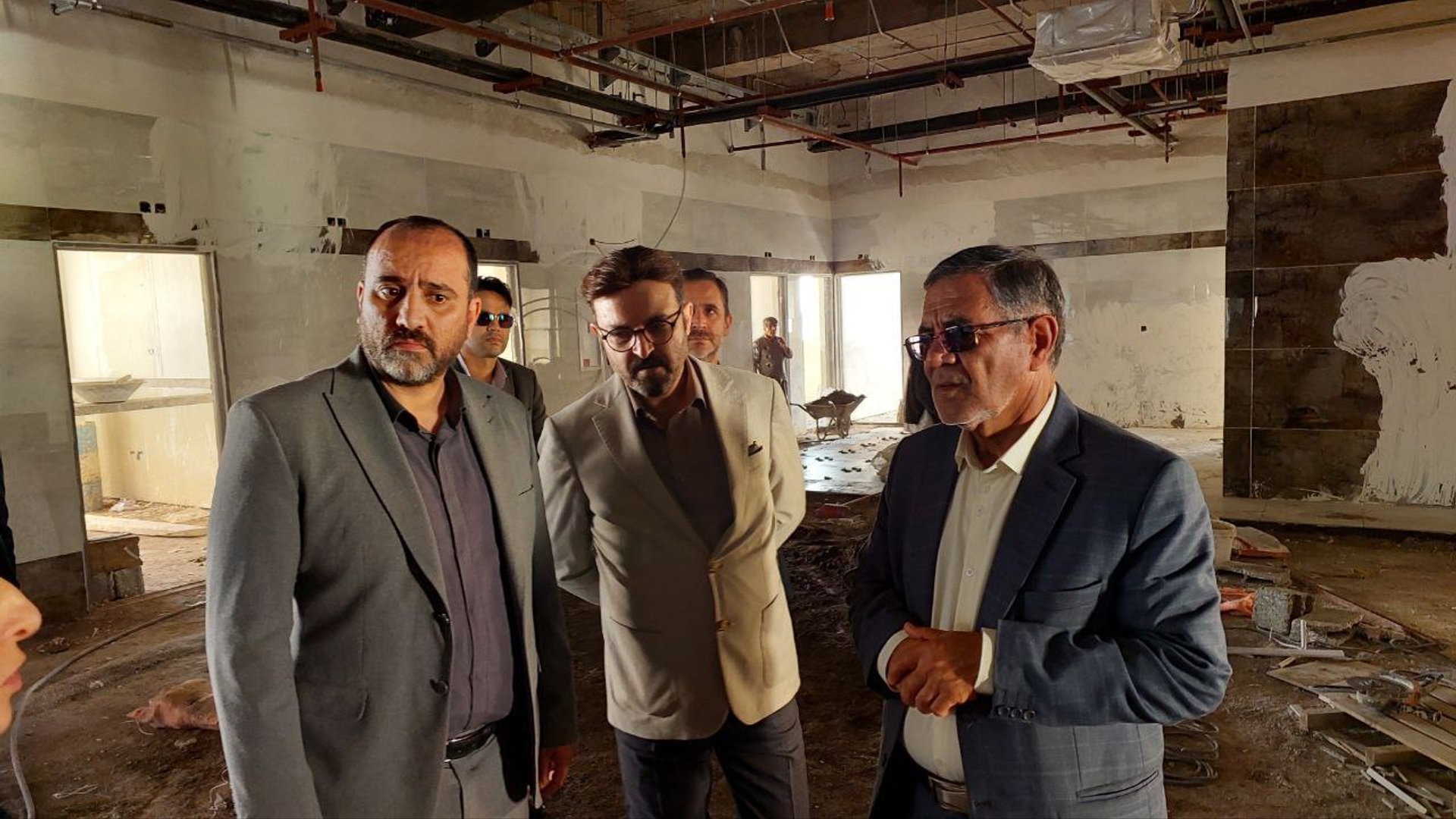 تجلیل از پرستاران و کادر درمان درمانگاه تامین اجتماعی و بیمارستان امام خمینی(ره) شهر محلات