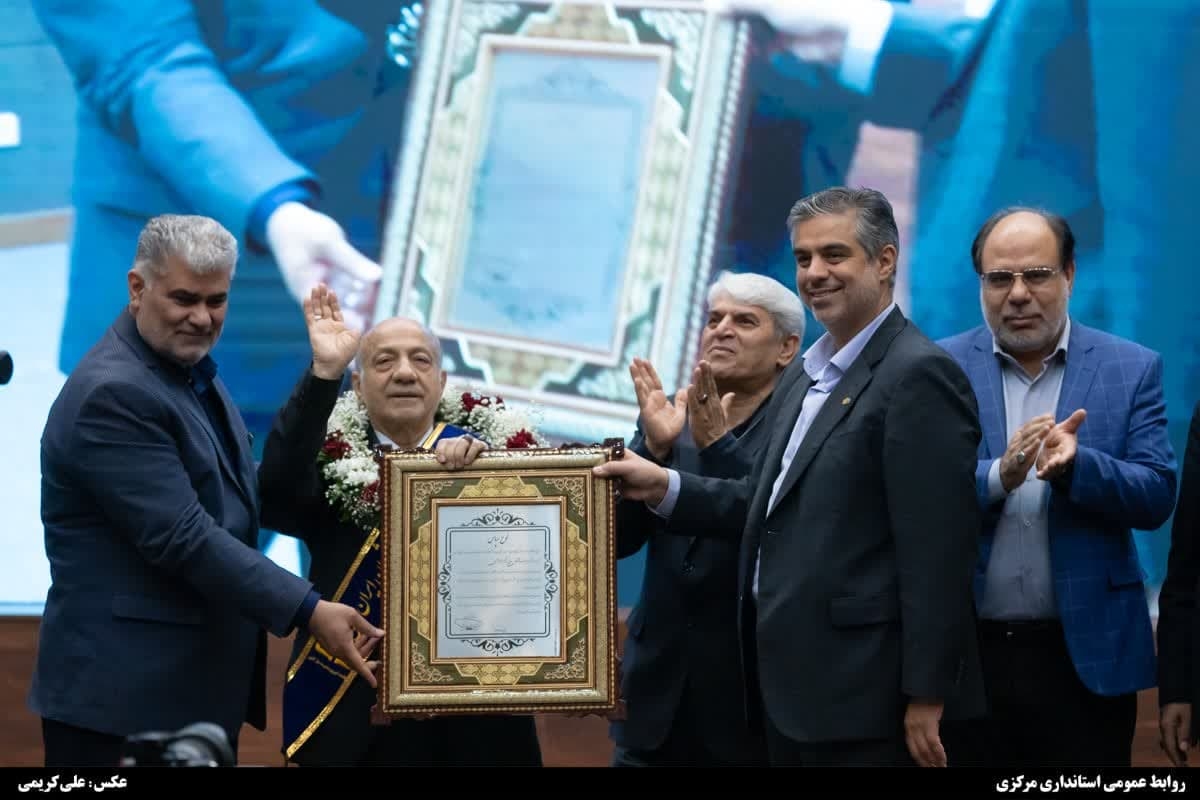 استاندار مرکزی: حضور خیّرین در عرصه‌های مختلف کمک به دولت است