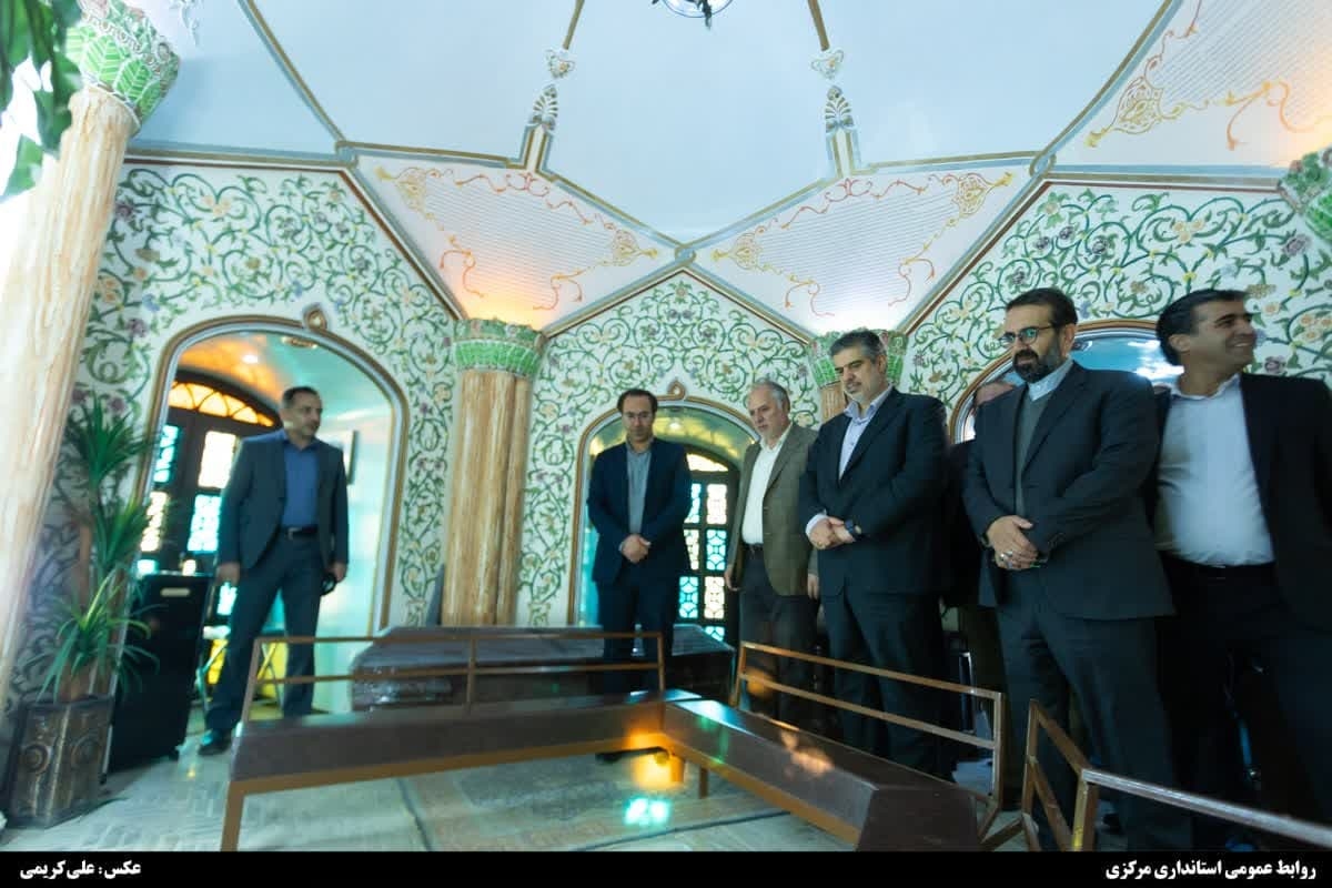 حضور استاندار مرکزی در آرامگاه پروفسور حسابی در تفرش/ بازدید میدانی از پروژه‌های عمرانی شهرستان