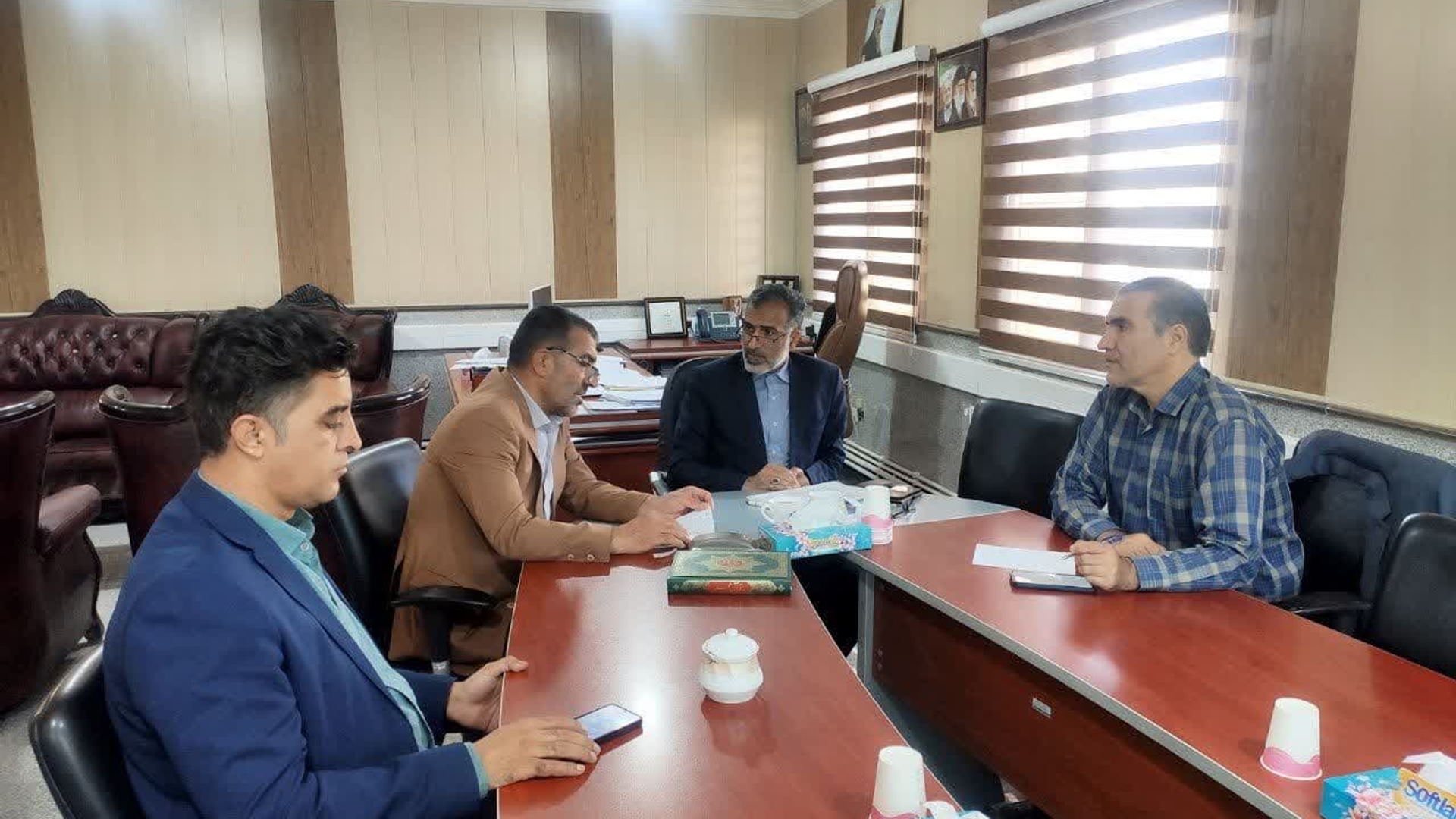 جلسه بررسی مشکلات حوزه آرد و نان بخش زاویه