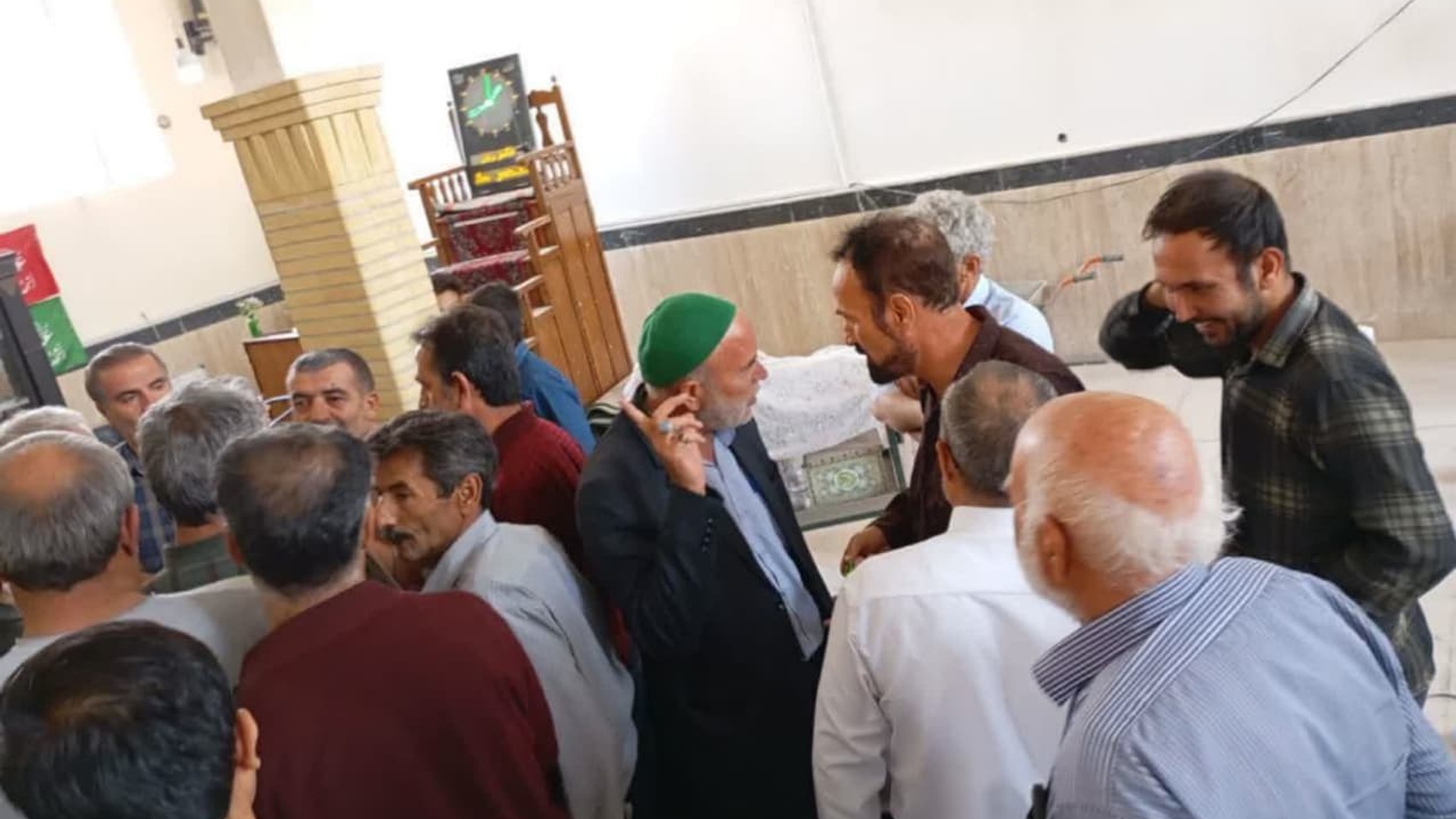 حضور فرماندار در بین اهالی روستاهای مجتمع و حکیم آباد و پاسخگویی به سوالات