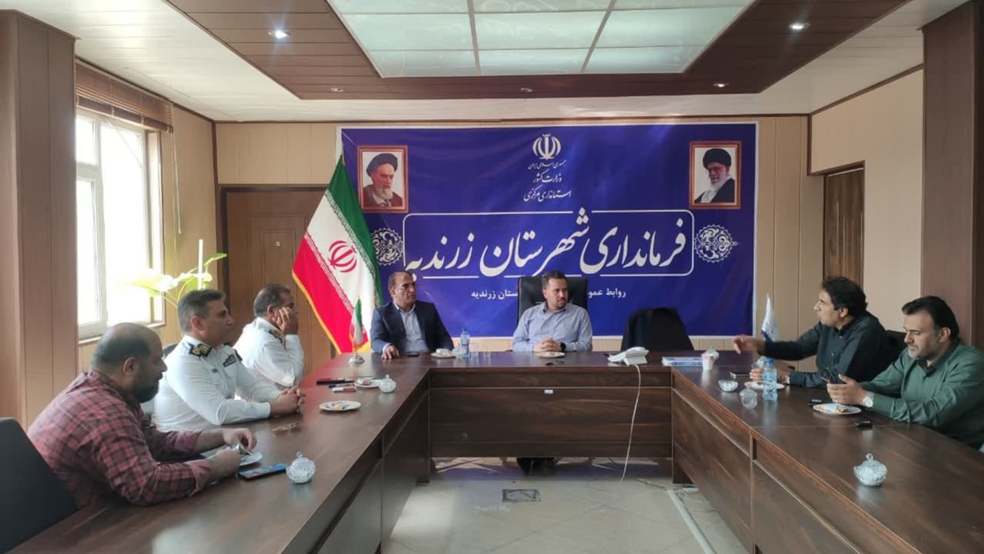 جلسه بررسی مسائل و مشکلات فنی راه های شهری و روستایی