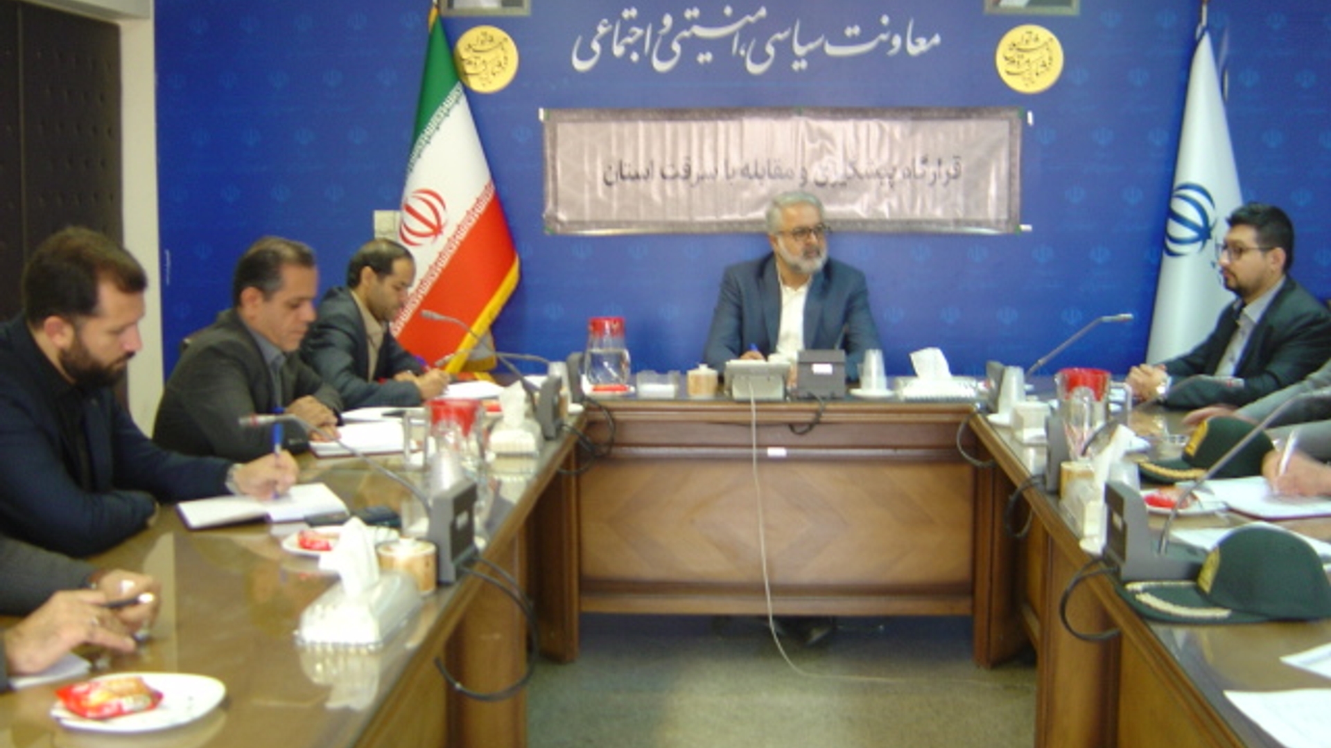 هفتمین جلسه کمیسیون پیشگیری و مقابله با سرقت استان ساعت 8 صبح روز دوشنبه مورخ 28/ 8 / 1403 به ریاست آقای مبیّن مدیر کل امنیتی و انتظامی برگزار گردید.