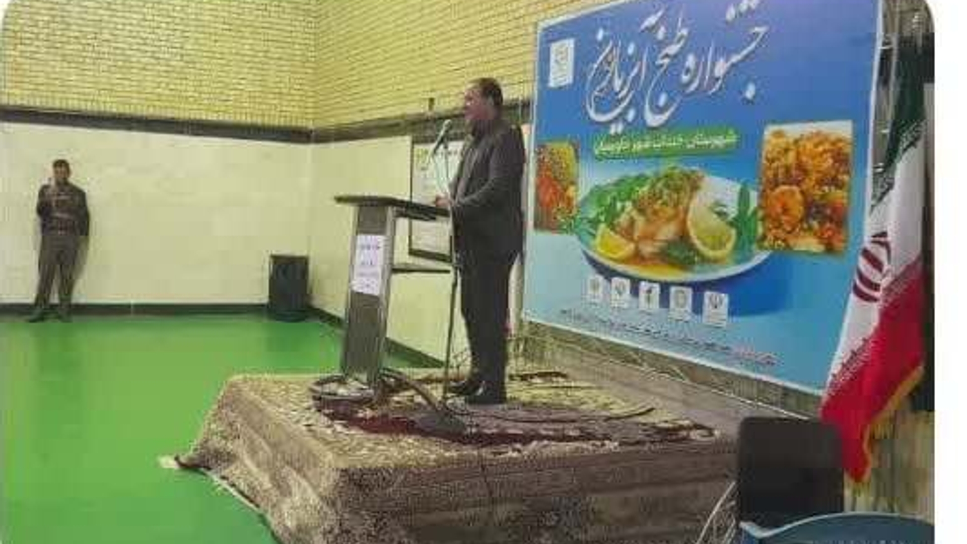 اولین جشنواره طبخ آبزیان شهرستان خنداب در شهر جاورسیان برگزار گردید.