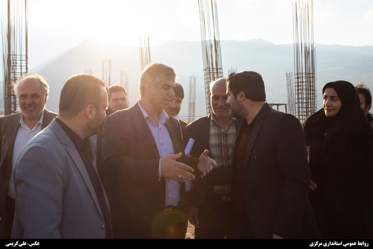 بازدید میدانی استاندار مرکزی از پروژه‌های عمرانی شهرستان شازند