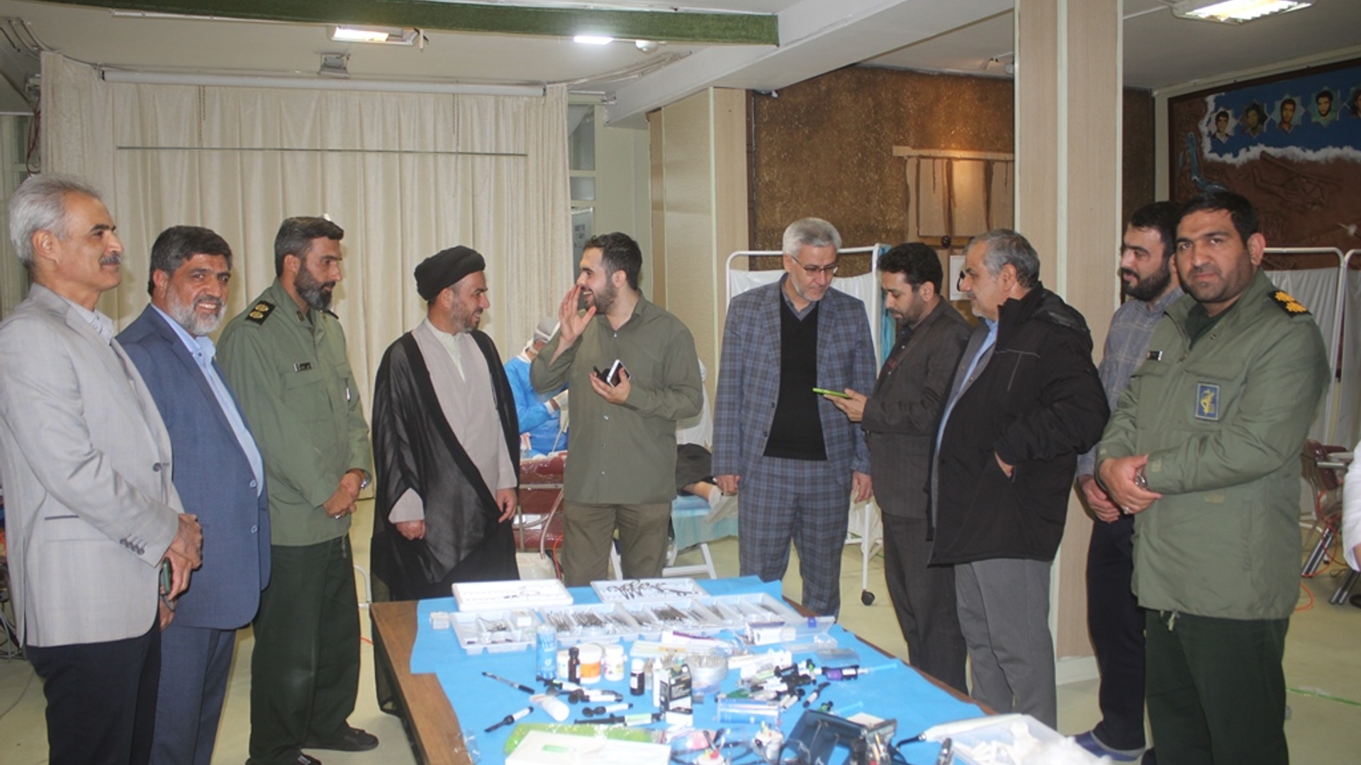 فرماندار و امام جمعه خمین از روند فعالیت گروه جهادی پزشکی در شهرستان بازدید نمودند