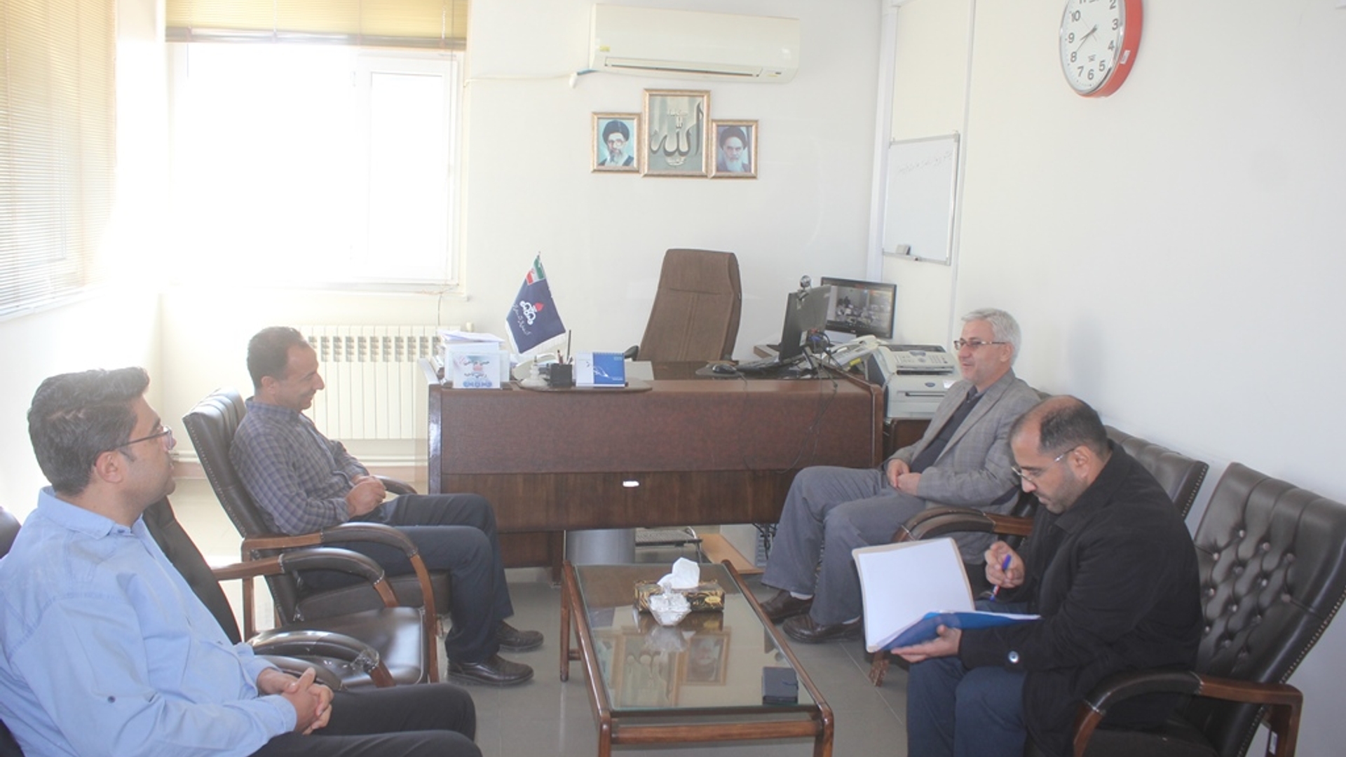 فرماندار از ادارات هواشناسی و شرکت پخش فرآورده های نفتی شهرستان خمین بازدید کرد