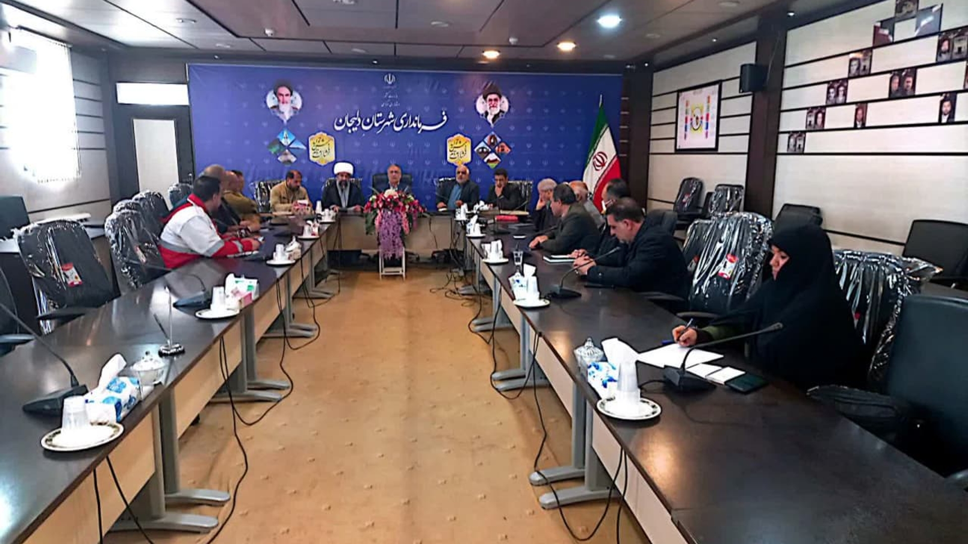 جلسه ایران همدل

باحضور فرماندارشهرستان دليجان امام جمعه شهر نراق فرمانده ناحیه مقاومت بسیج دلیجان واعضاجلسه ونمایندگان موکب های شهردلیجان برگزارشد
🔷اهم مصوبات جلسه
برپایی موکب ها درمناطق ازشهردلیحان
🔶اطلاع رسانی ازطریق فضاهای مجازی به مردم شریف شهرستان درخصوص کمک به مردم مظلوم غزه وفلسطین
🔷اعلام شماره حساب کمک ازطرف هلال احمر وکمیته امداد شهرستان دلیجان 
🔷پویش ایران همدل درمدارس شهر توسط‌آموزش وپرورش 
ومطالب دیگر بحث وتبادل نظر شد