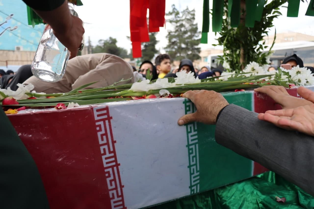 تشییع پیکر مطهر شهید گمنام در ساوه