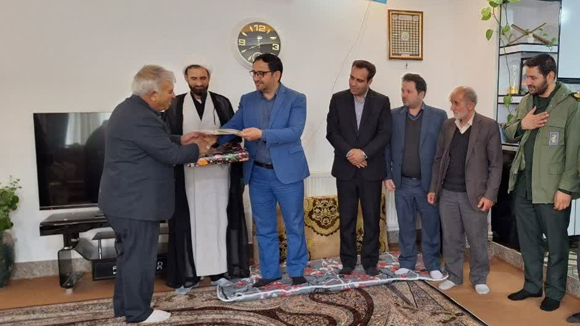 تقدیر از همکار بازنشسته و ایثارگر جهاد کشاورزی شهرستان کمیجان