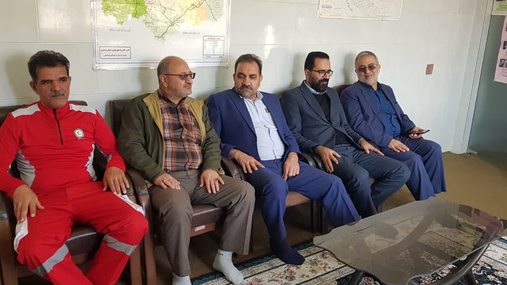 بازدید پزشگ نیا مدیرکل محترم پدافند غیر عامل به همراه هیئت و جناب آقای قاسمی فرماندارمحترم  دلیجان از پایگاه هلال احمر شهرستان دلیجان