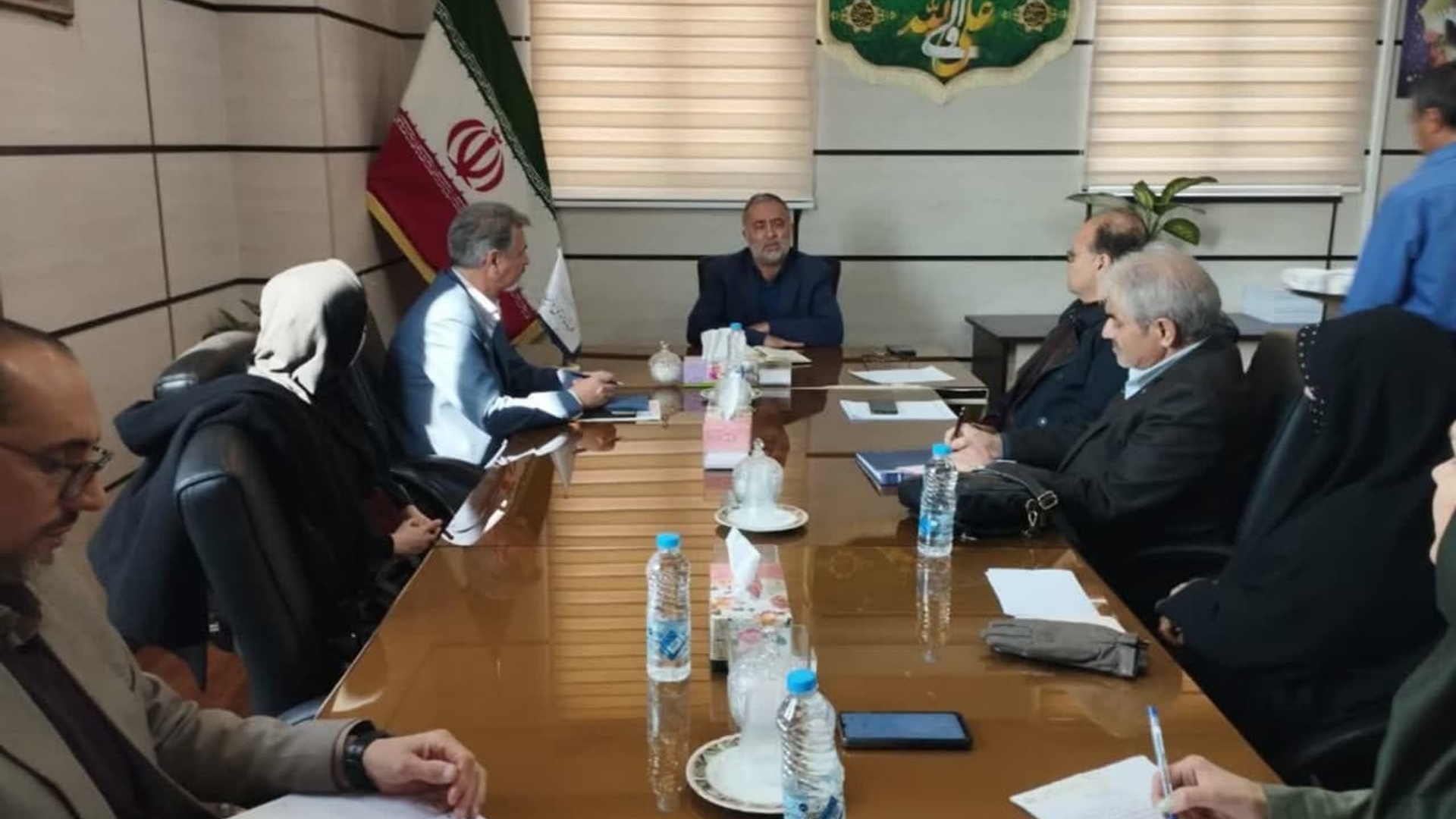 جلسه سلامت وامنیت غذایی
روز یکشنبه مورخ ۱۴۰۳/۰۹/۱۱
باحضور فرماندارشهرستان دليجان مدیرشبکه بهداشت و درمان واحدامور اجتماعی دانشگاه علوم‌ پزشکی اراک و‌کارشناسان فرمانداری وشبکه بهداشت برگزارگردید 
اهم مصوبات جلسه 
🔷درخصوص بررسی تهدیدها وفرصت های حضور اتباع مجاز وضرورت ردمرز اتباع غیر مجاز
🔶آلایندگی های واحدهای صنعتی
🔶تأسیس مرکز سلامت و روان
🔷تأسیس خیریه حامی بیمارستان امام صادق (ع)ومجمع سلامت ودیگر موارد بحث وتبادل نظر شد