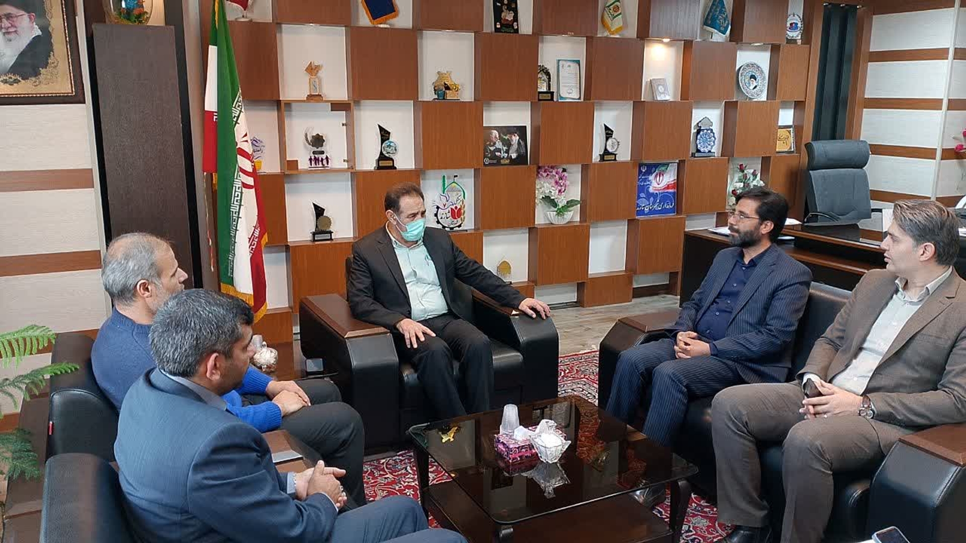 آئین تکریم و معارفه سرپرست اداره تعاون، کار و رفاه اجتماعی شهرستان شازند با حضور لطف‌اله پرندین فرماندار شهرستان برگزار شد.